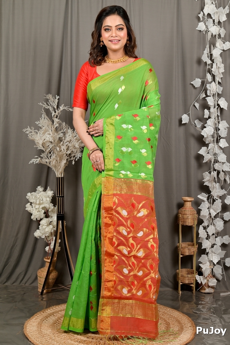 Green Red Cotton Blend Dhrum Hand Loom Saree (2990)