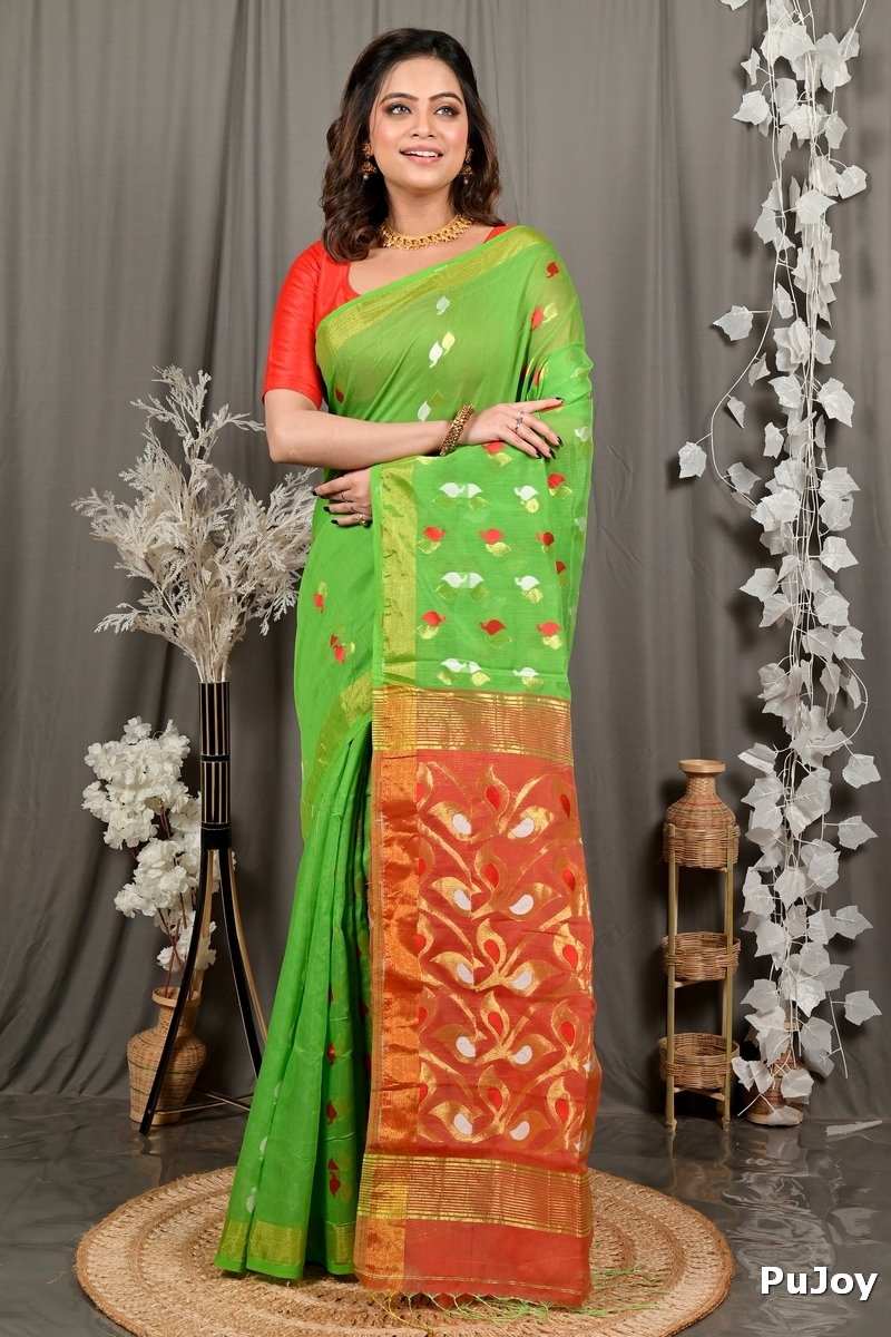 Green Red Cotton Blend Dhrum Hand Loom Saree (2990)