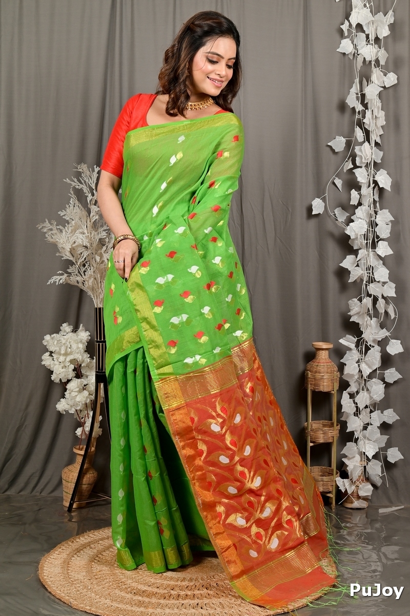 Green Red Cotton Blend Dhrum Hand Loom Saree (2990)