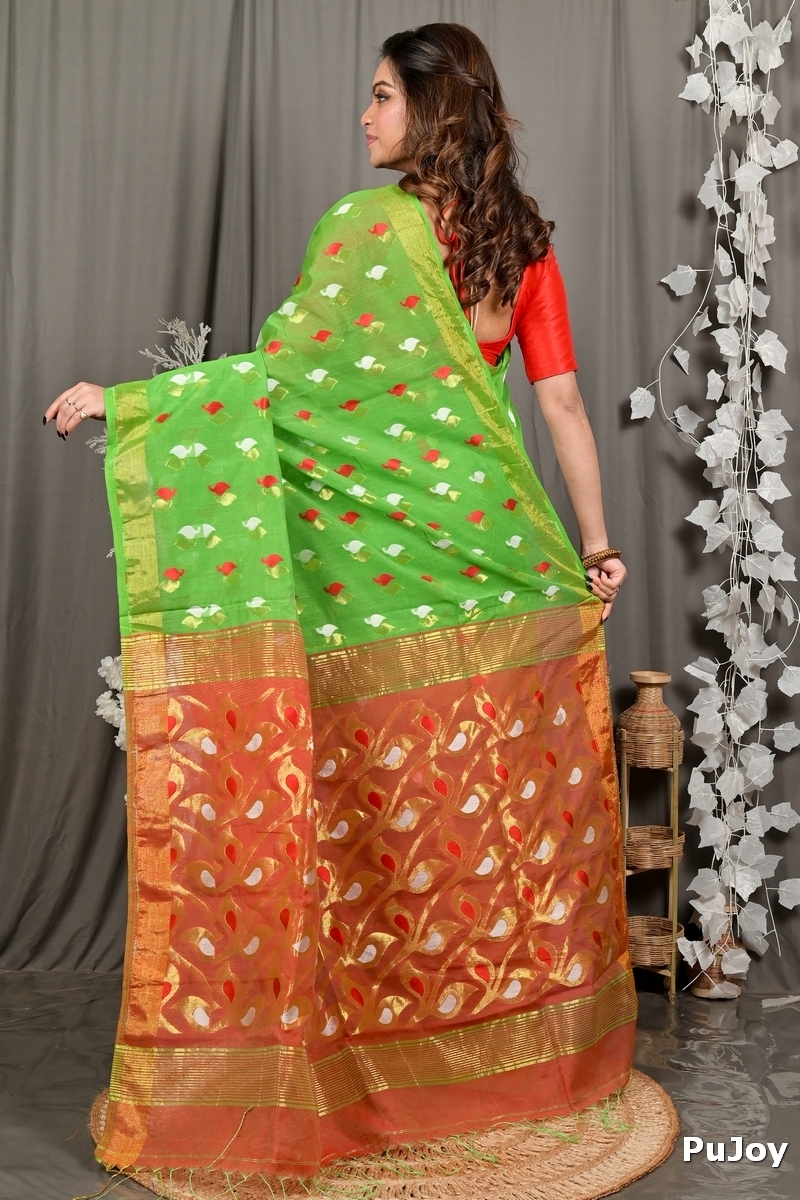 Green Red Cotton Blend Dhrum Hand Loom Saree (2990)