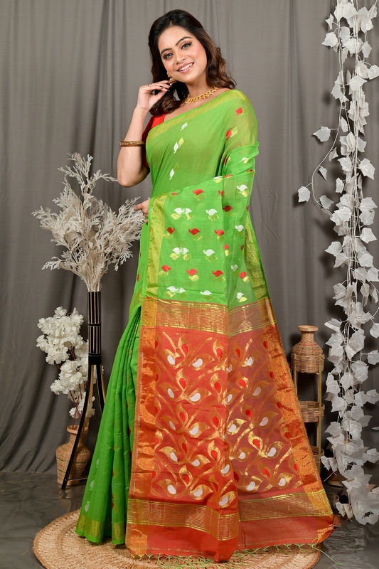Green Red Cotton Blend Dhrum Hand Loom Saree (2990)