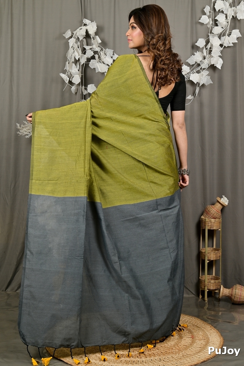 Green Grey Pure Cotton ThanKhaditu Hand Loom Saree (3042)
