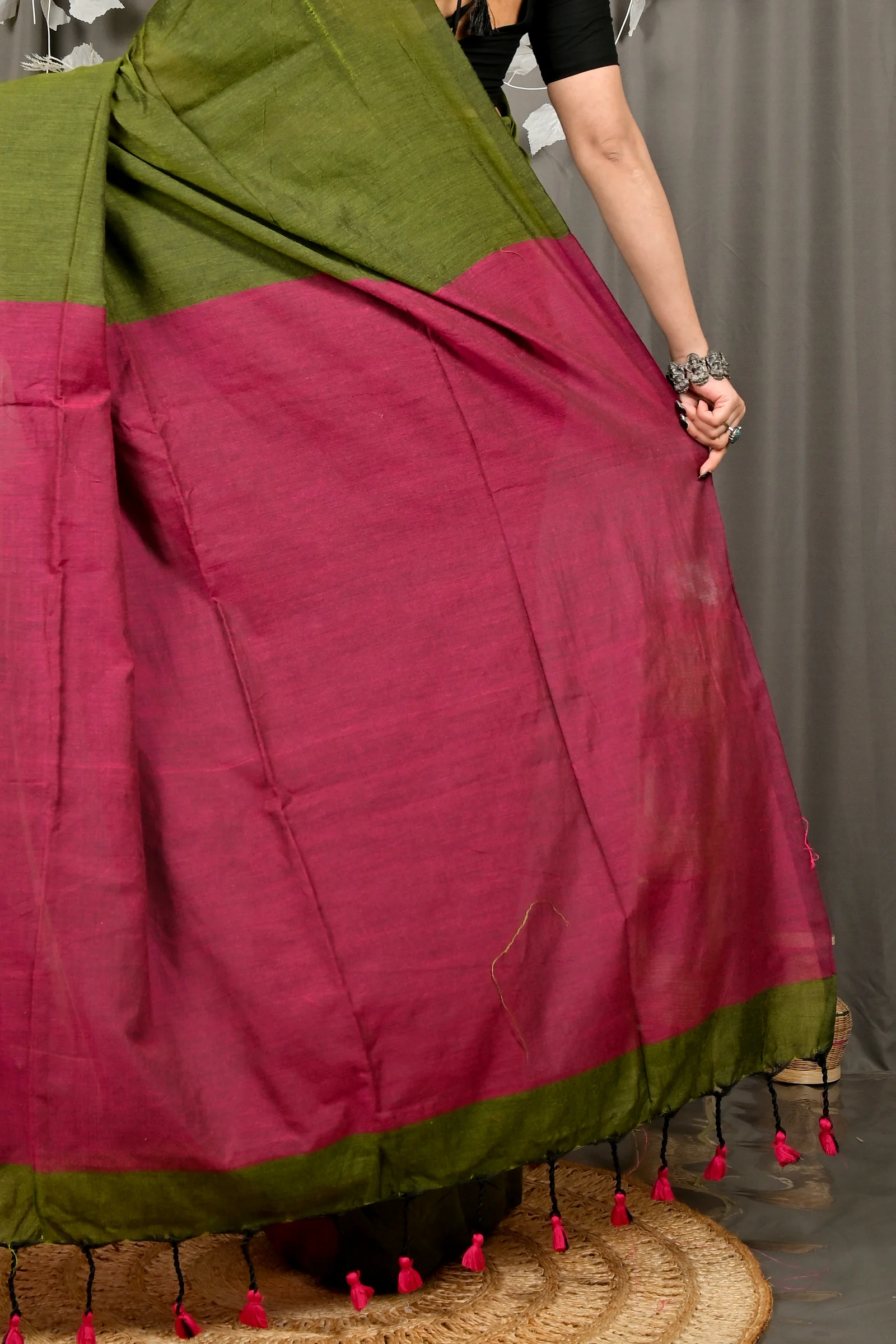 Mehendi Green Pure Cotton ThanKhaditu Hand Loom Saree (3043)