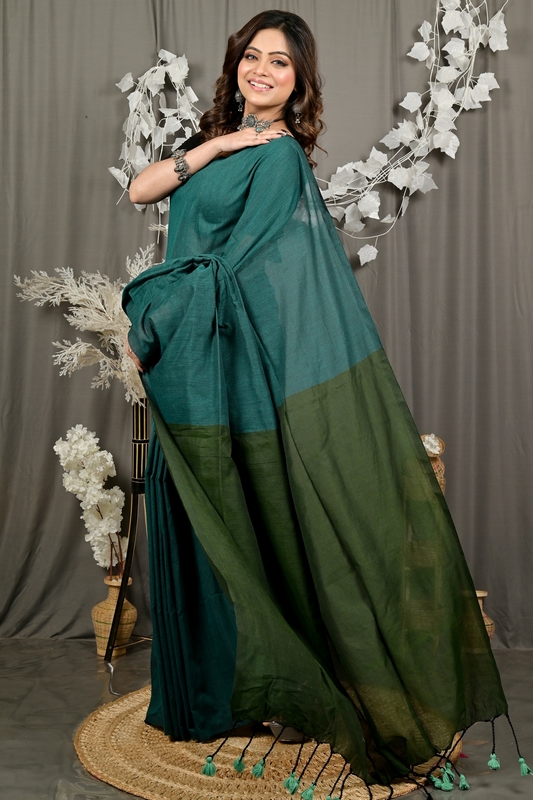 Green Pure Cotton ThanKhaditu Hand Loom Saree (3044)