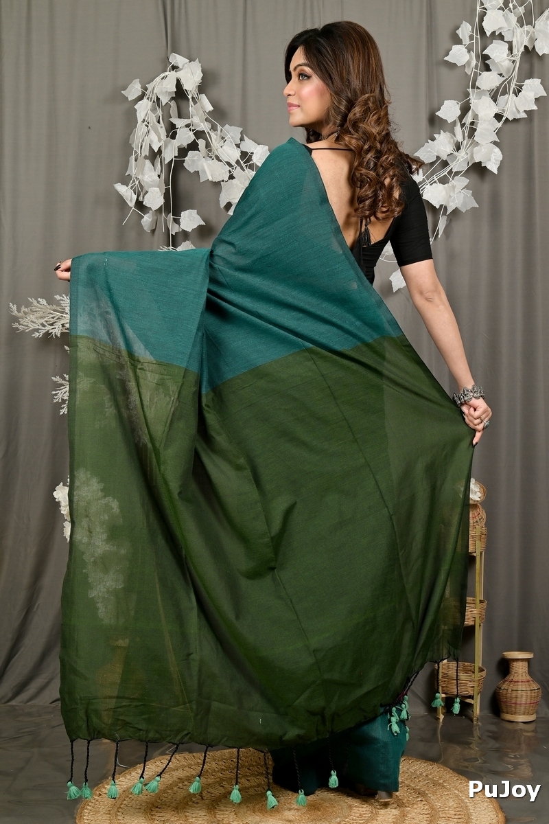 Green Pure Cotton ThanKhaditu Hand Loom Saree (3044)