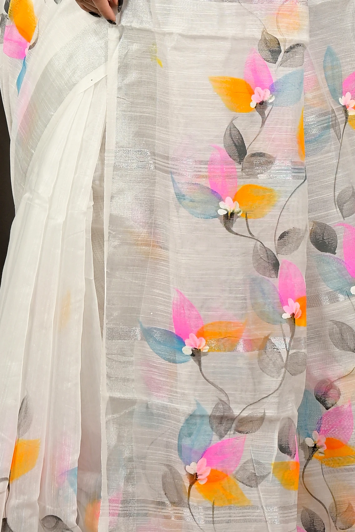 White Blended Cotton Finesi Hand Painted Saree (3047)