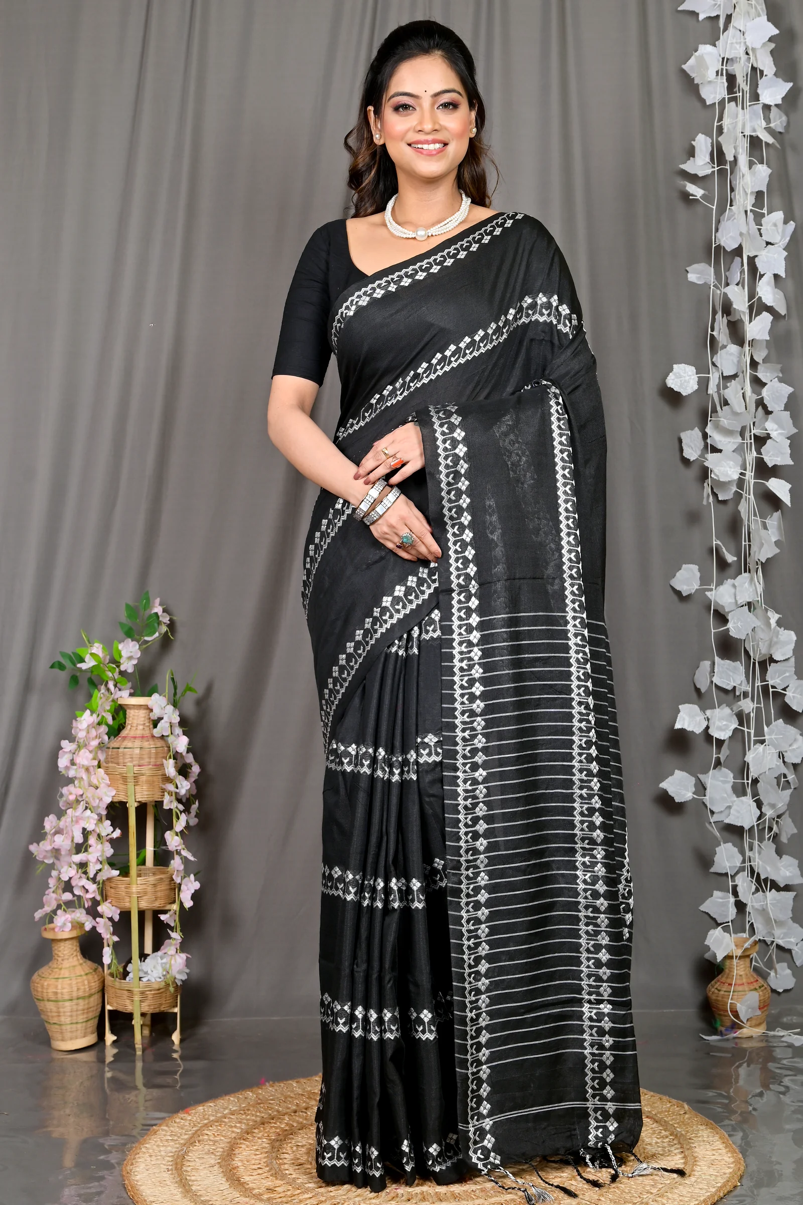 Black Cotton Blended Pareta Hand Loom Saree (307)