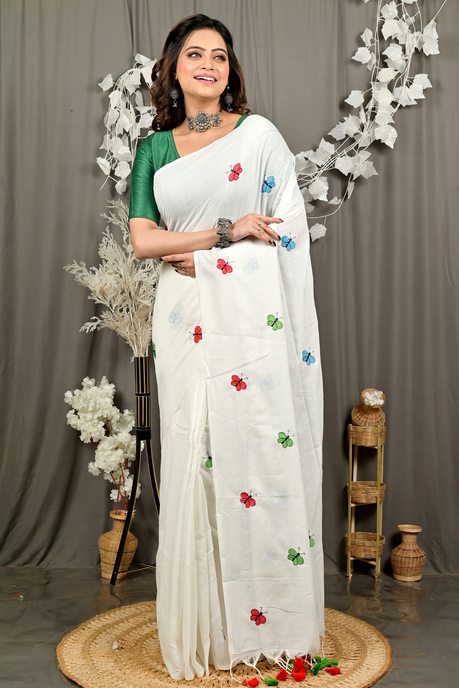 White Blended Cotton Foyeli Embroidery Handloom saree (3120)
