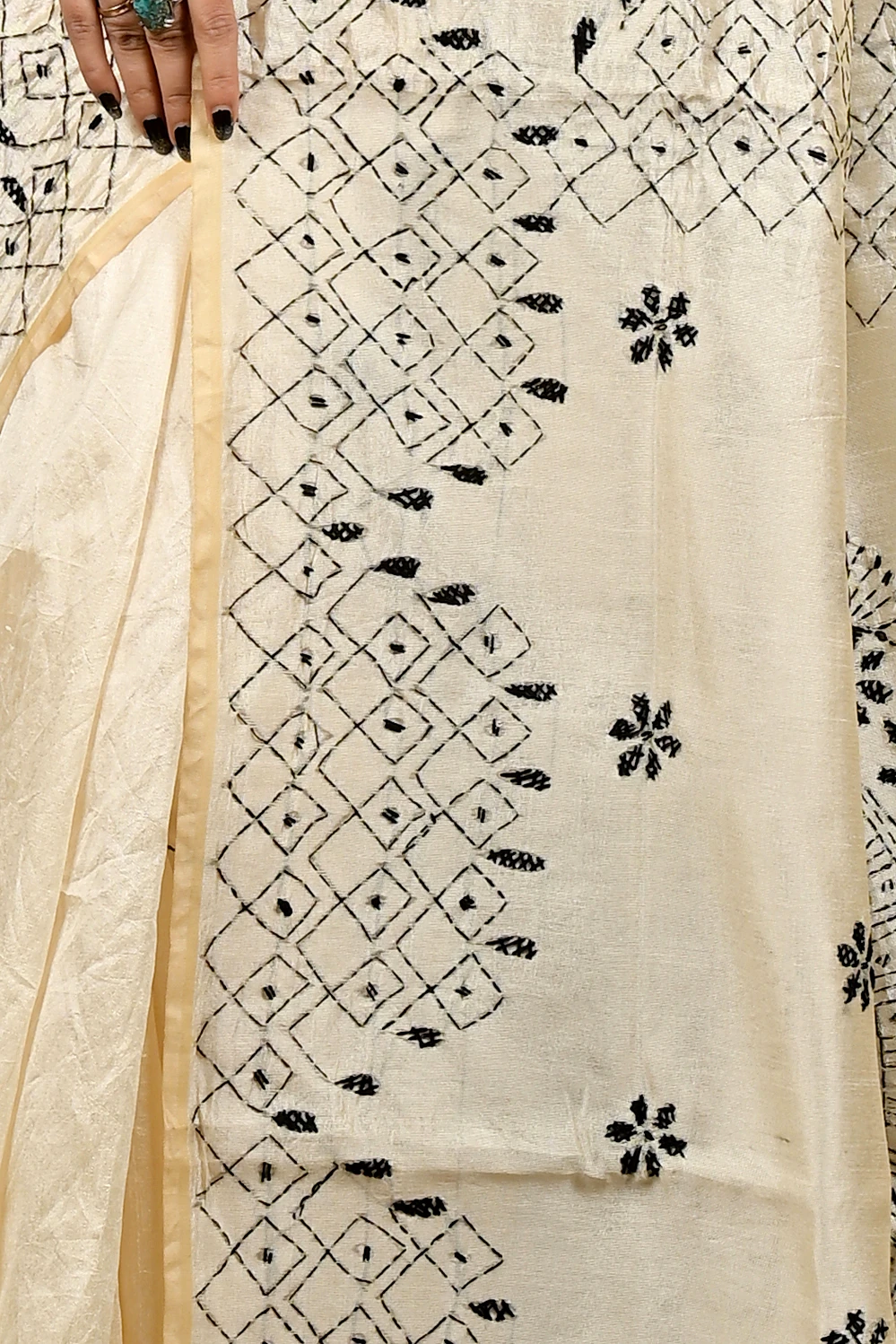 Off White Cotton Varitikath Kantha Stitch Saree (3131)