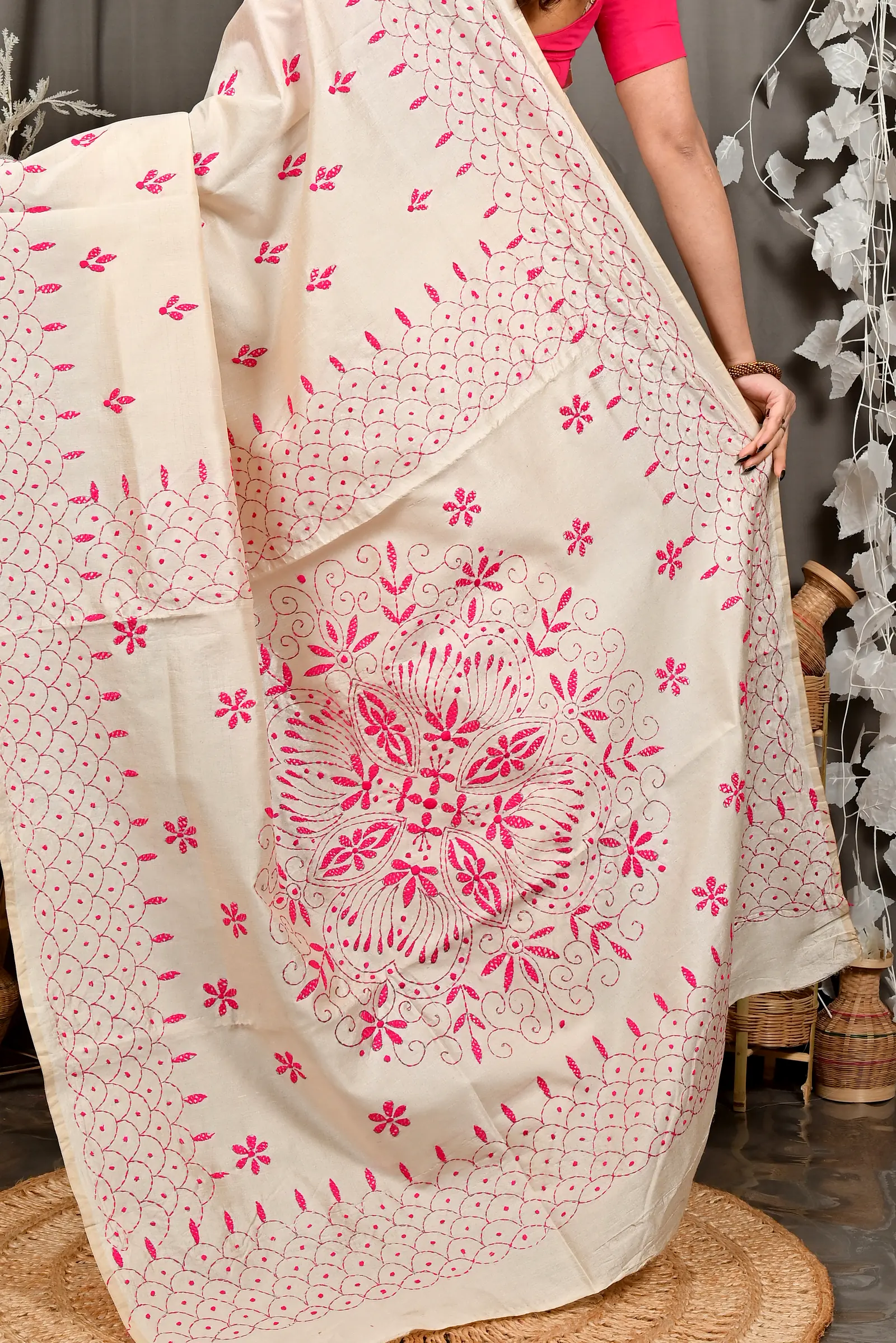 Off White Pink Cotton Varitikath Kantha Stitch Saree (3135)
