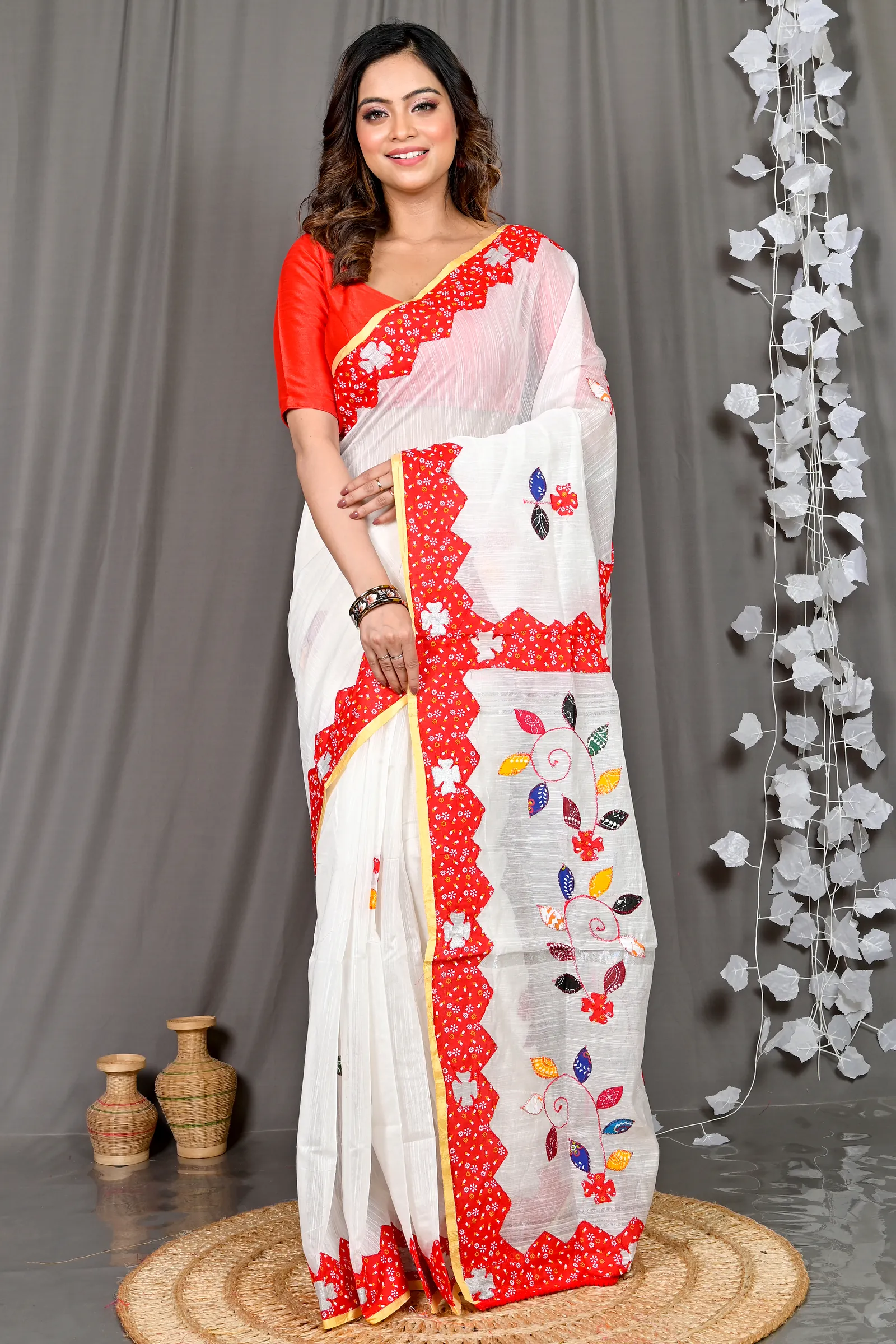 White Cotton Blended Parik Applique Saree (327)