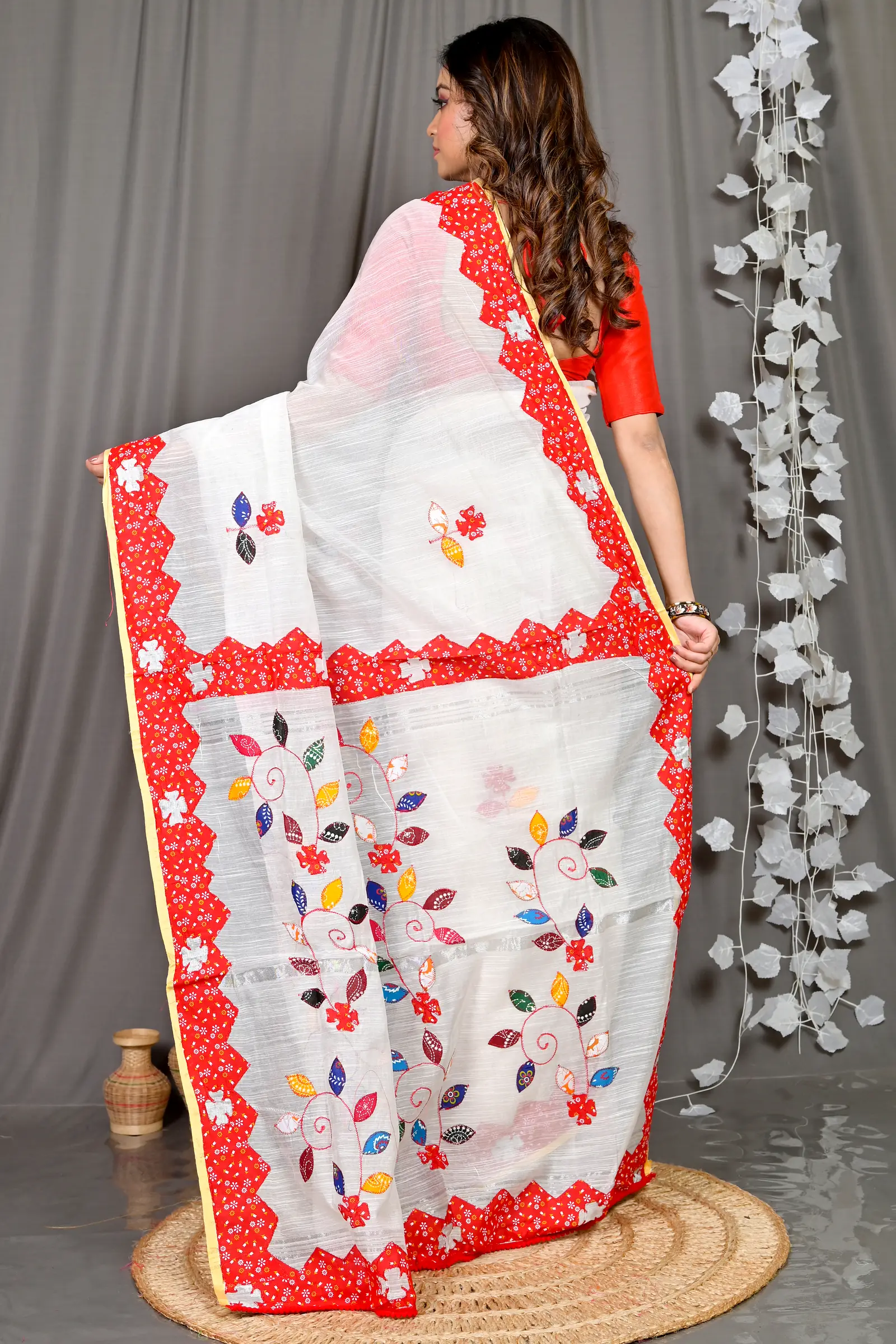 White Cotton Blended Parik Applique Saree (327)
