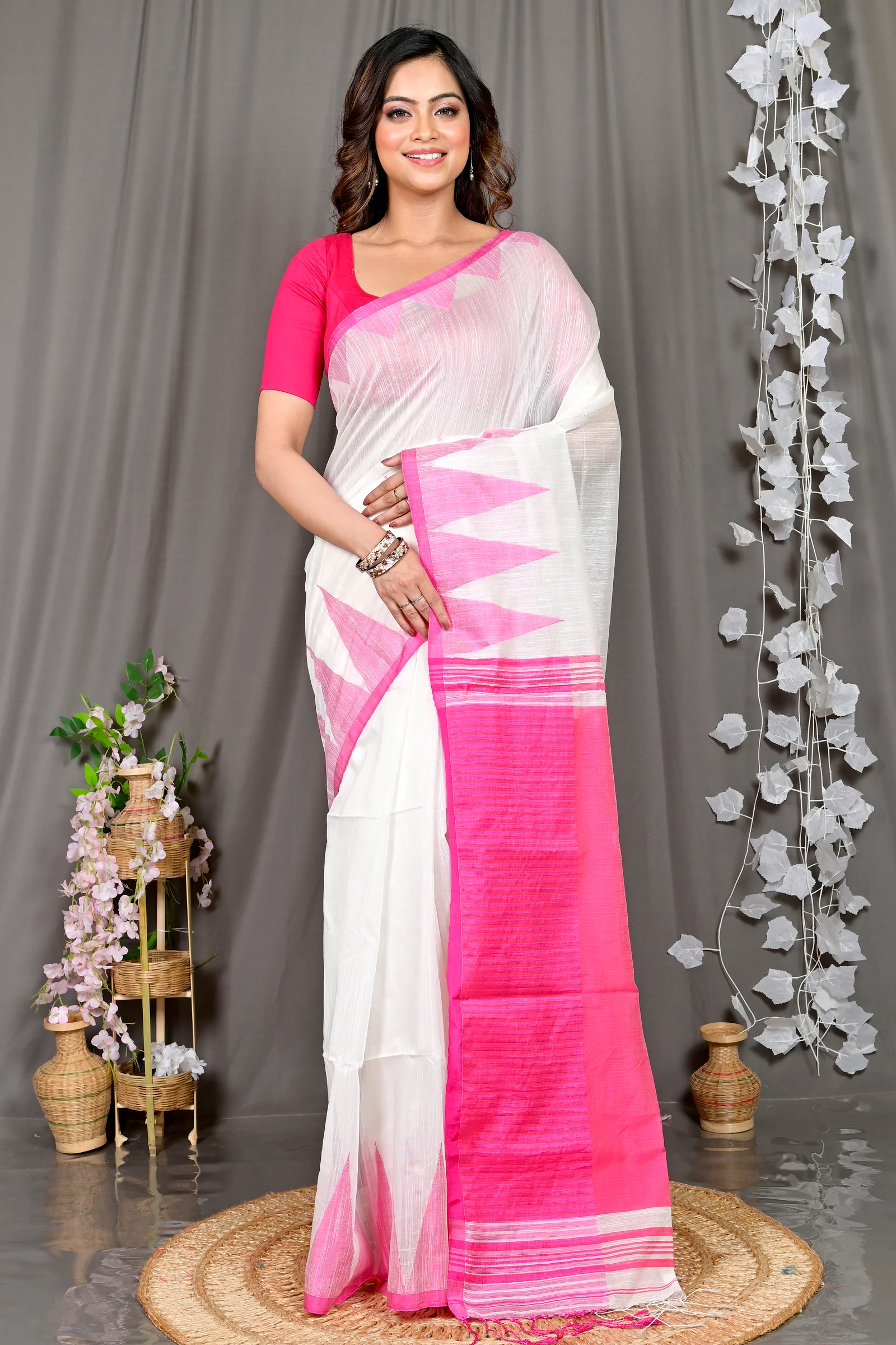 White Cotton Blended Pariva Hand Loom Saree (351)