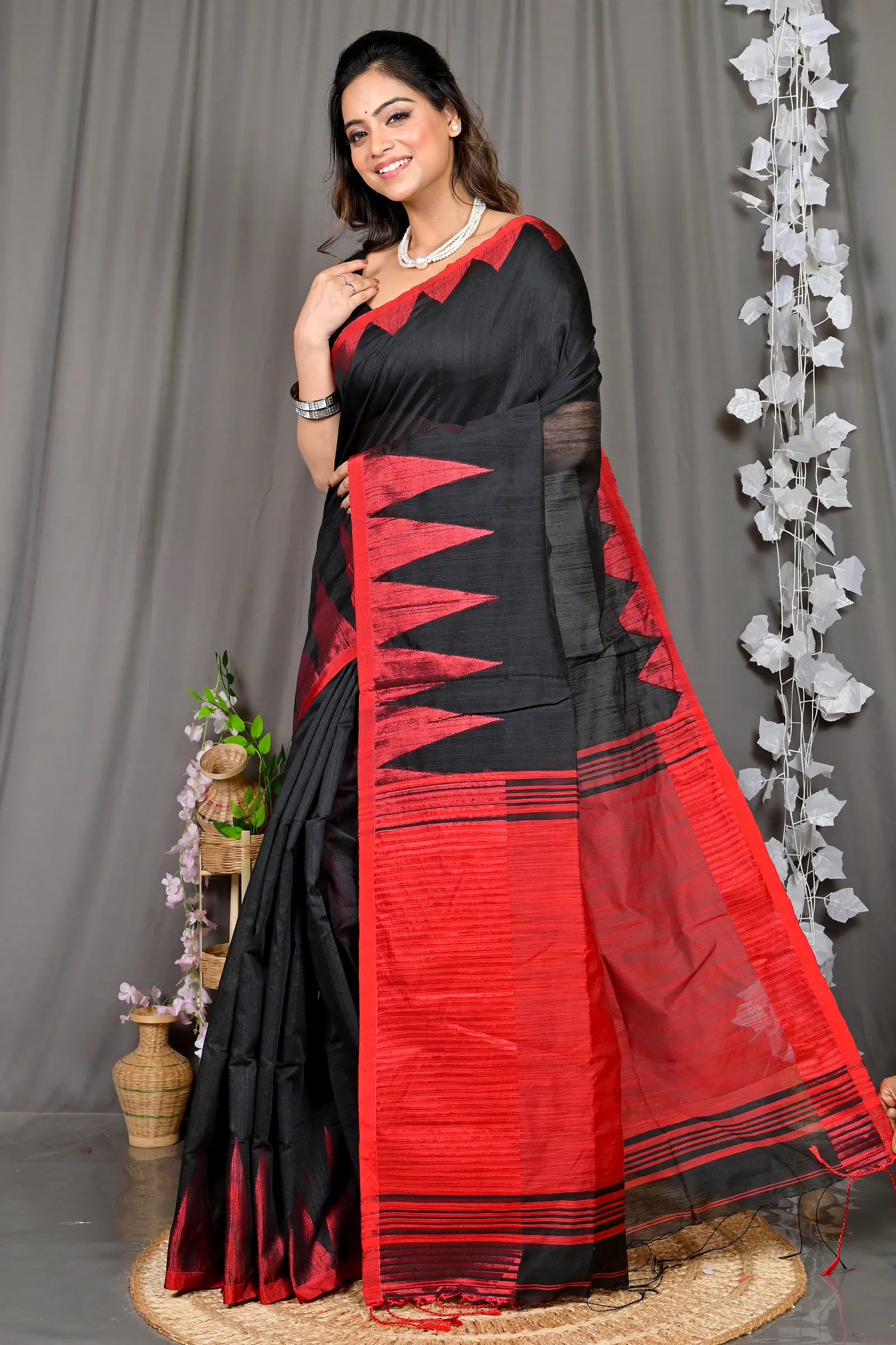 Black Cotton Blended Pariva Hand Loom Saree (358)