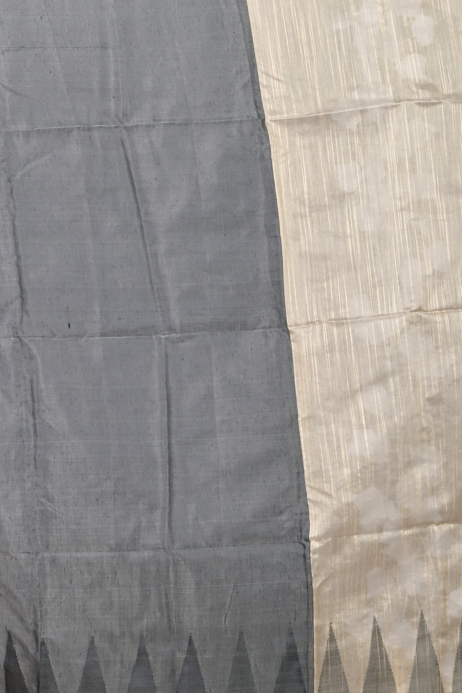 Cream Cotton Blended Pariva Hand Loom Saree (361)