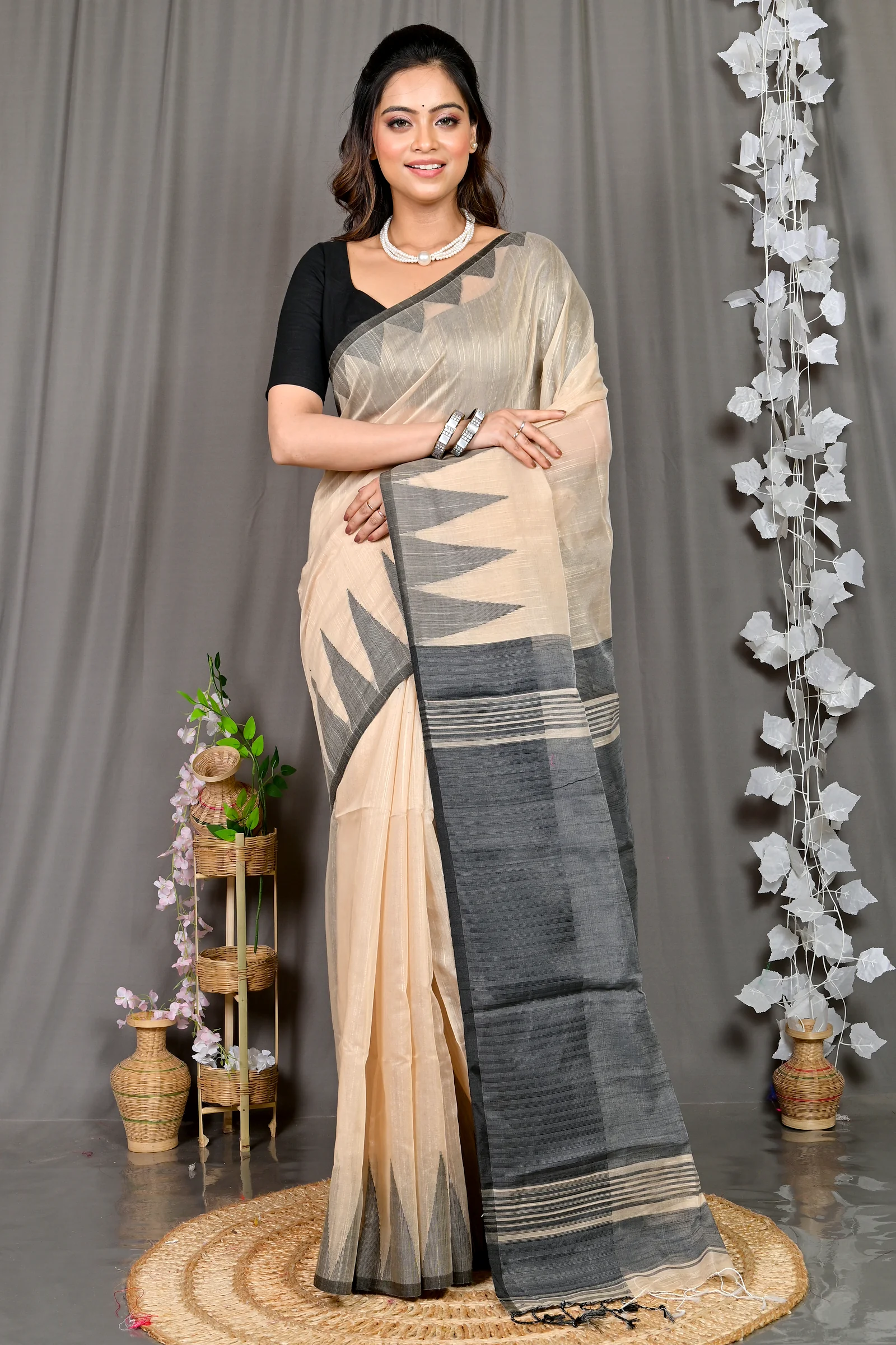Cream Cotton Blended Pariva Hand Loom Saree (361)