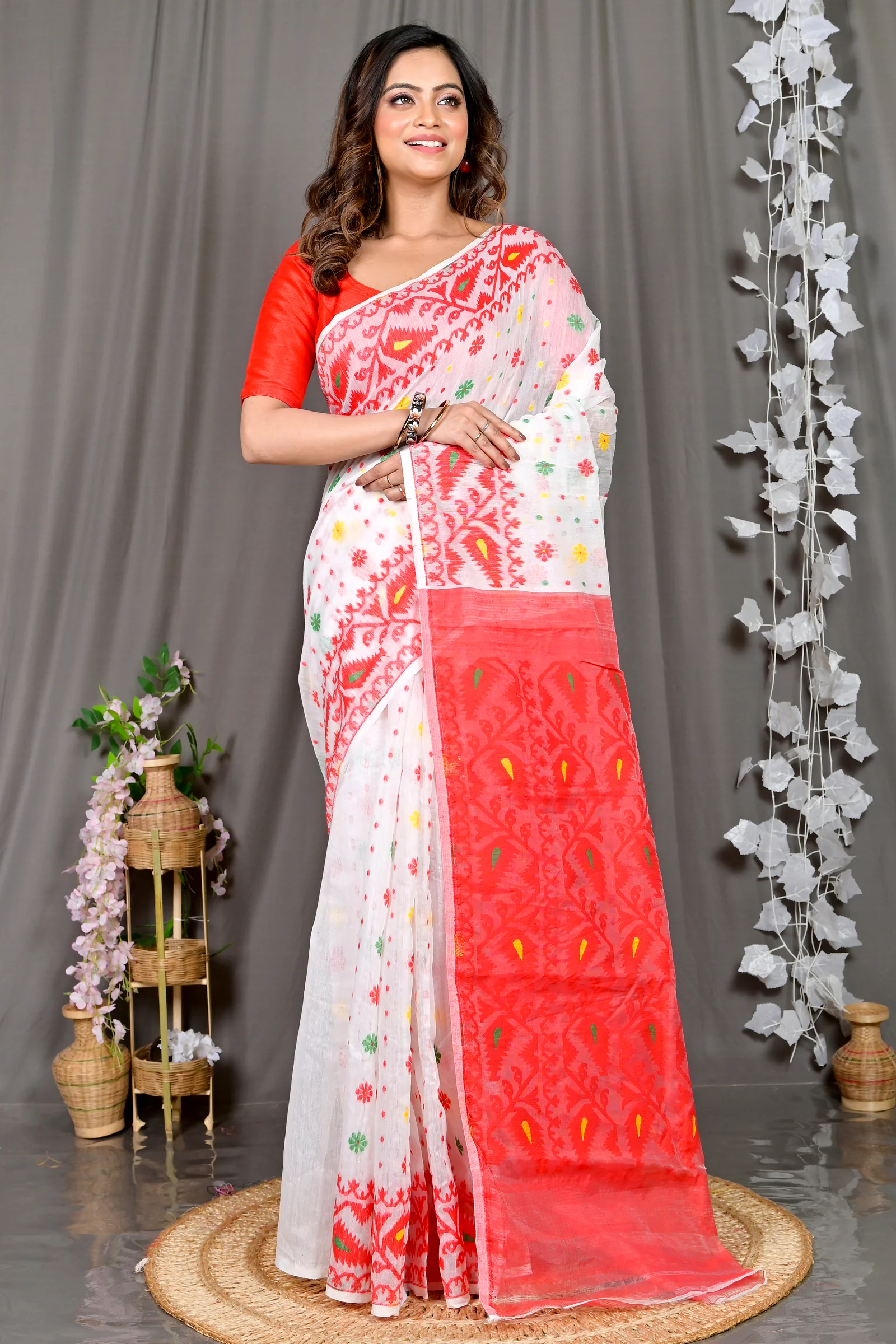 White Red Cotton Silk Parmix Hand Loom Saree (365)