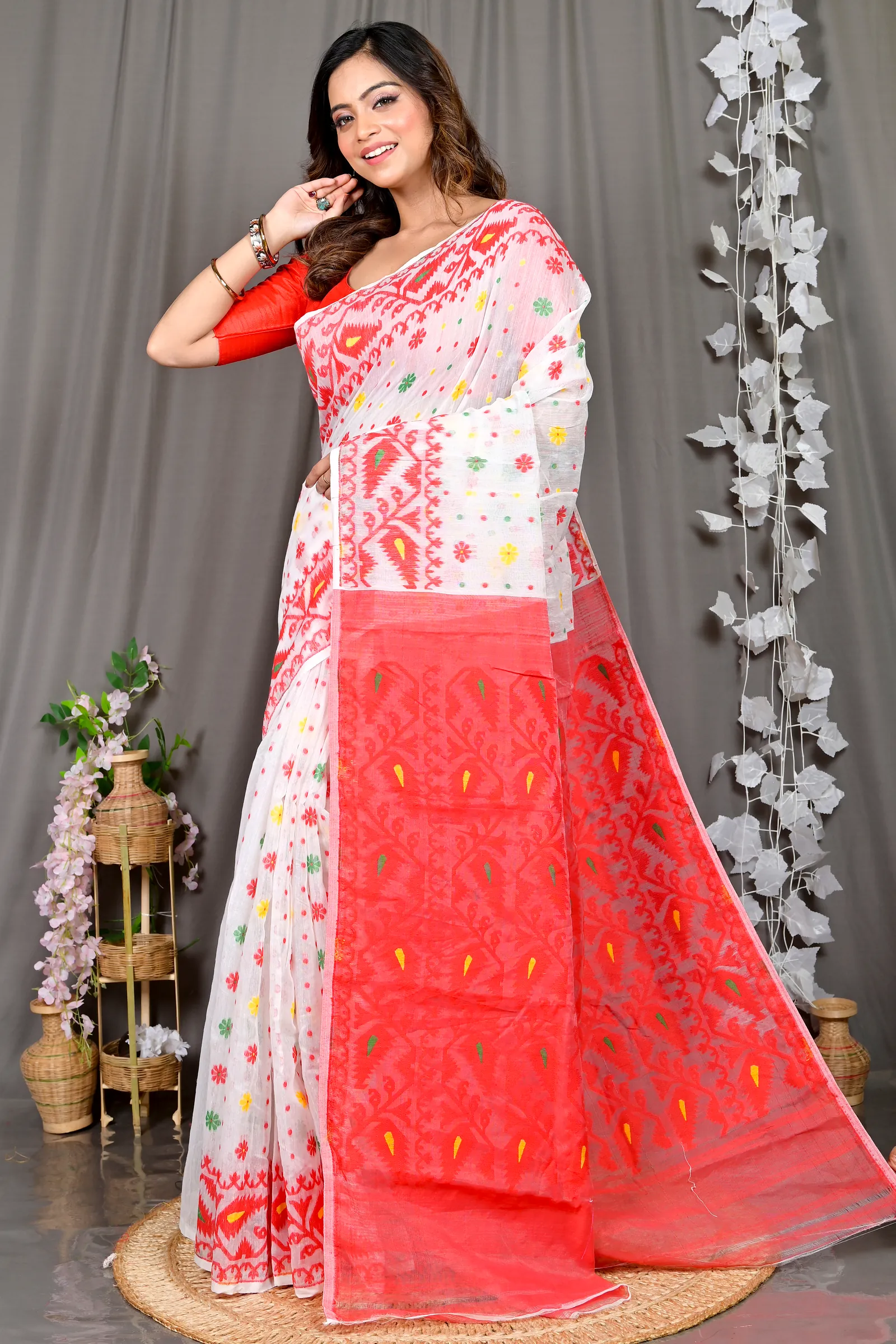 White Red Cotton Silk Parmix Hand Loom Saree (365)
