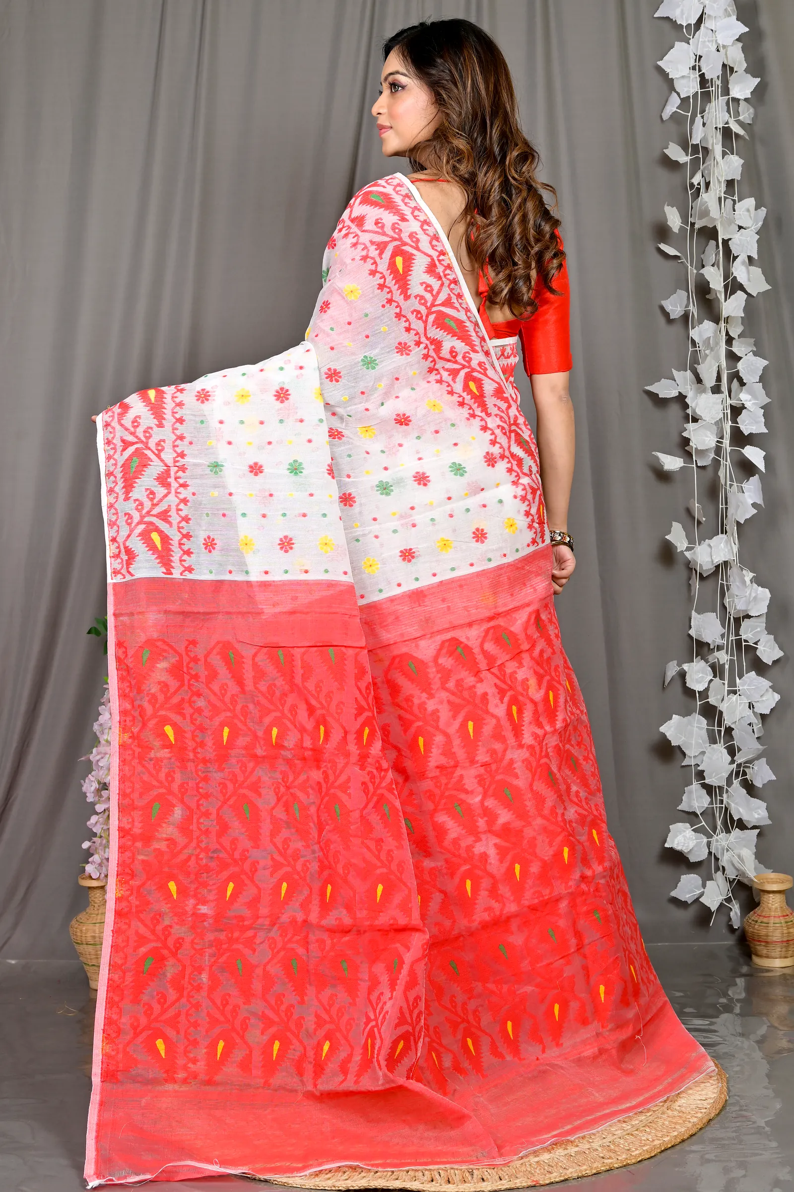 White Red Cotton Silk Parmix Hand Loom Saree (365)