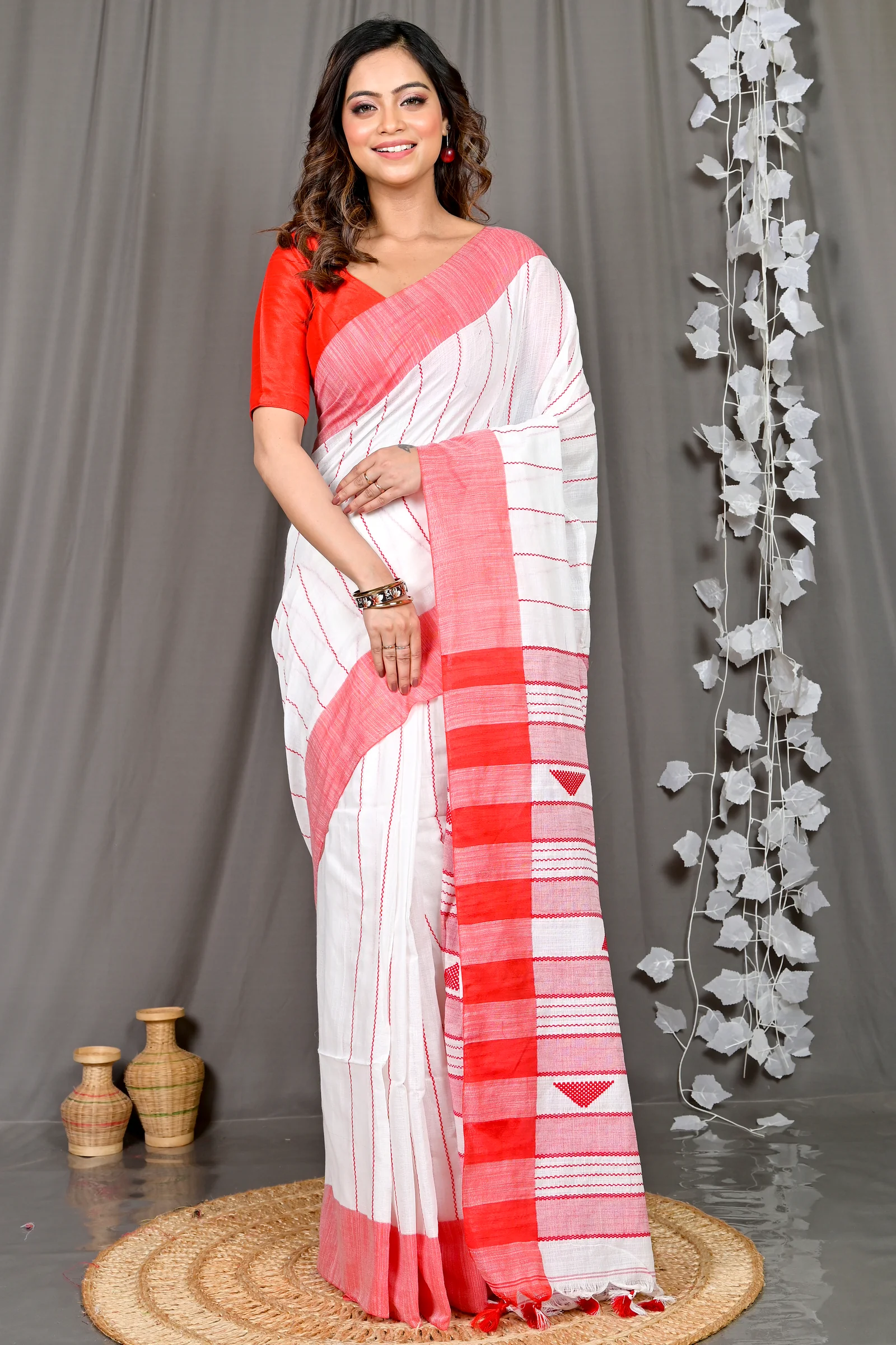 White Red Cotton Blended Parnika Hand Loom Saree (393)