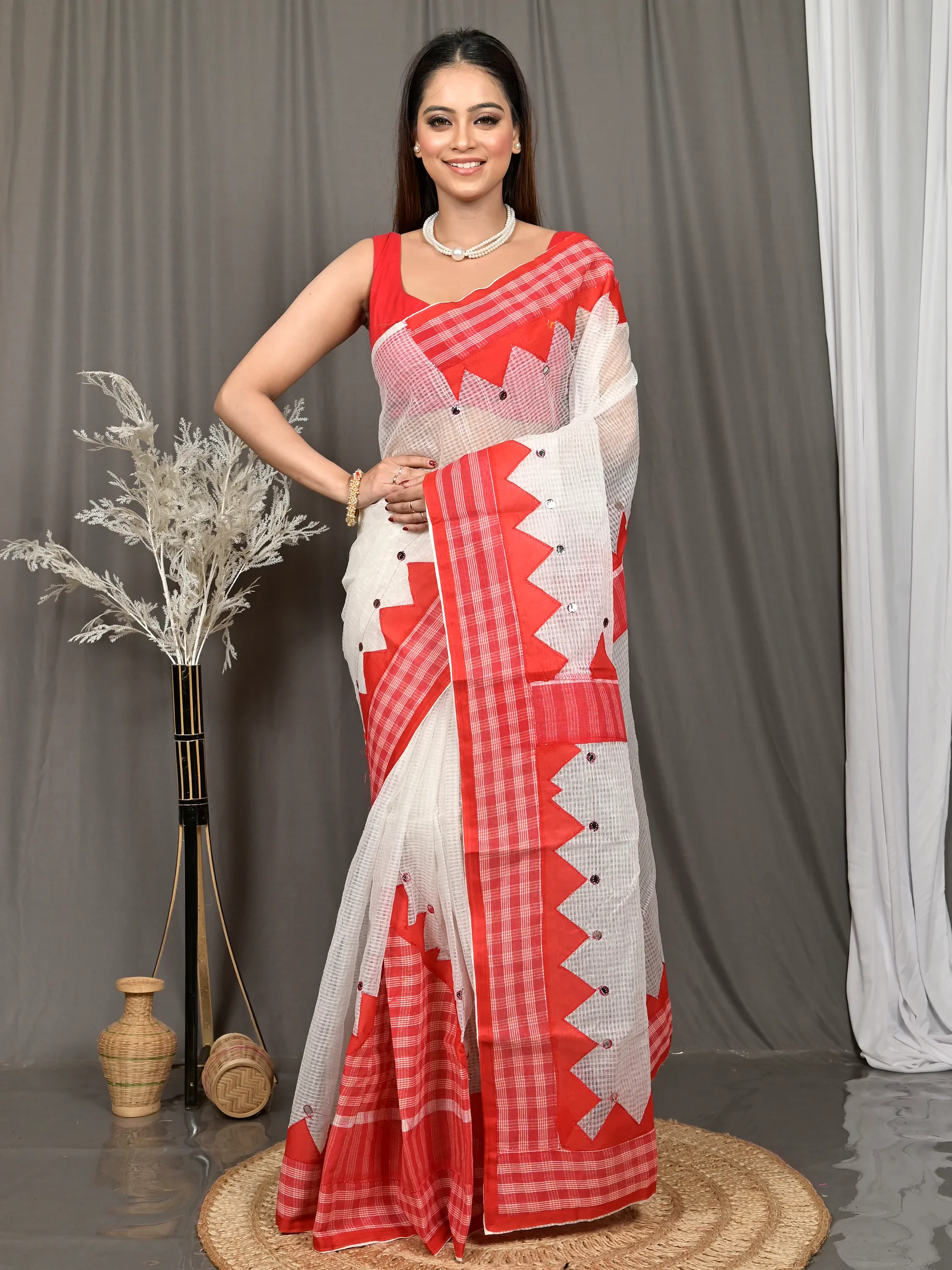 White Red Cotton Kotaplik Mix Kota Applique Saree  (41)