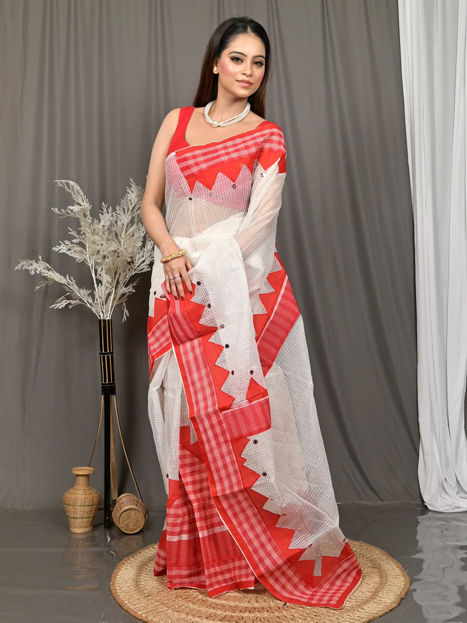 White Red Cotton Kotaplik Mix Kota Applique Saree  (41)