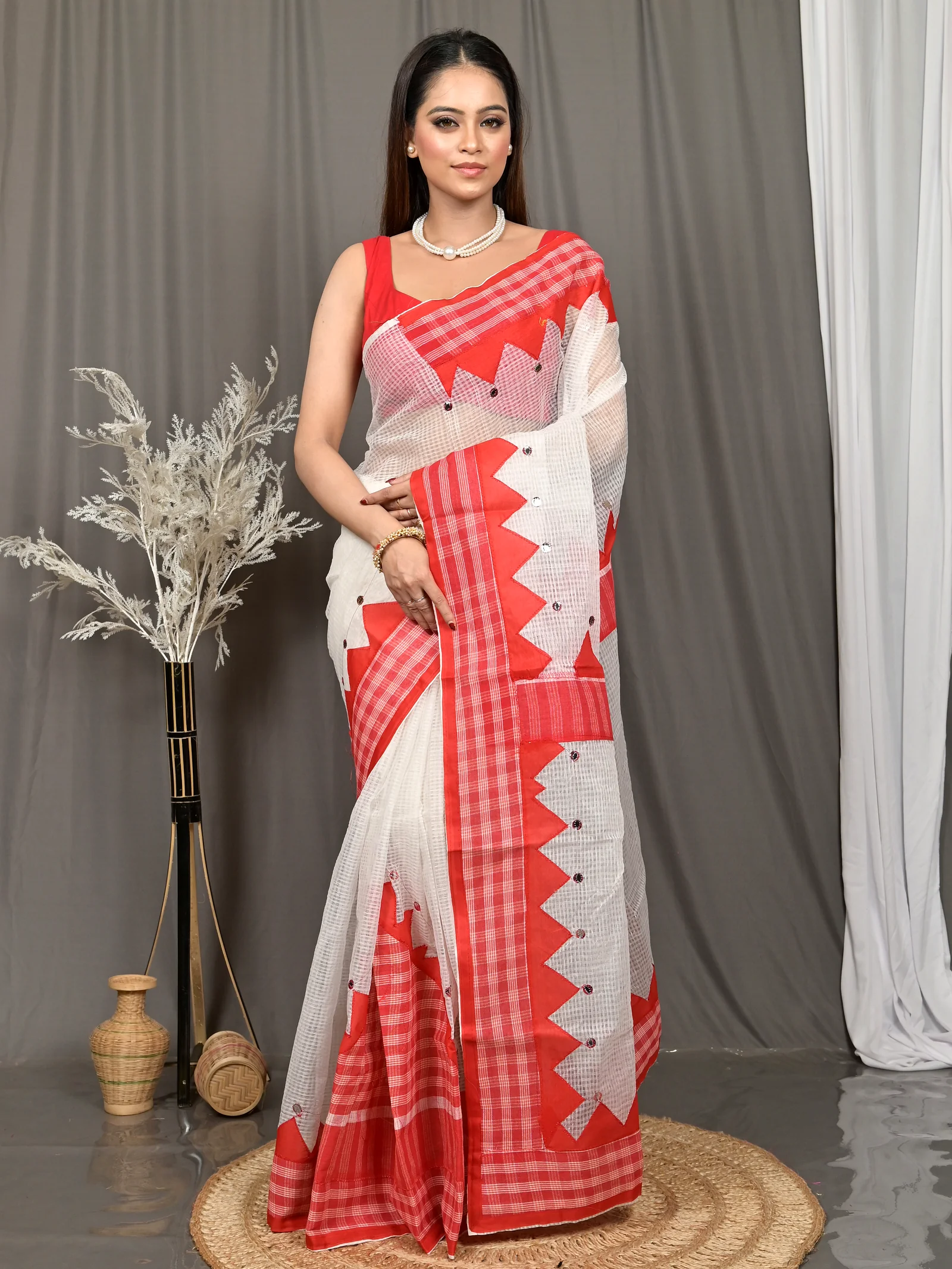 White Red Cotton Kotaplik Mix Kota Applique Saree  (41)
