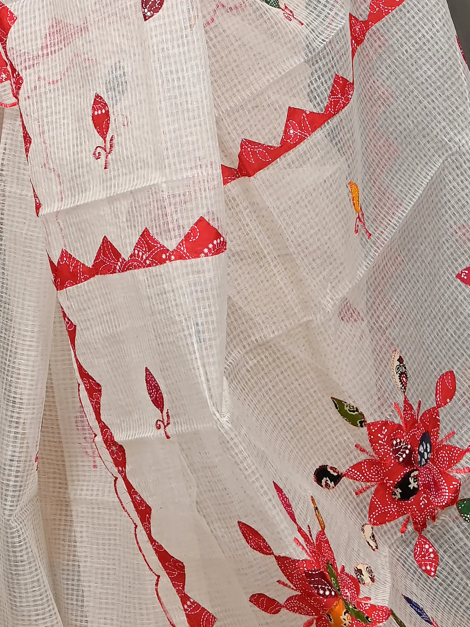 White Cotton Kotaplik Mix Kota Applique Saree  (43)
