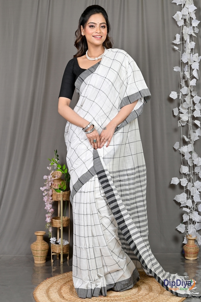 White Black Cotton Blended Parodhi Hand Loom Saree (481)