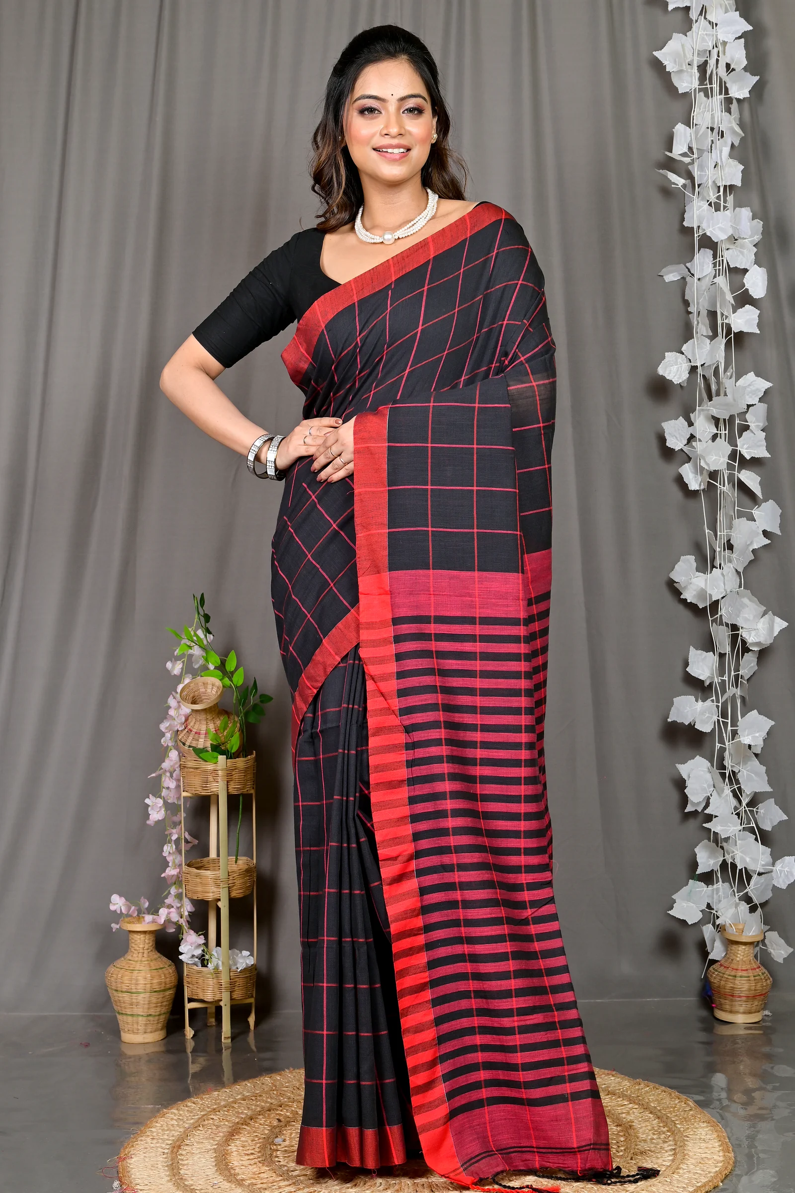 Black Cotton Blended Parodhi Hand Loom Saree (483)