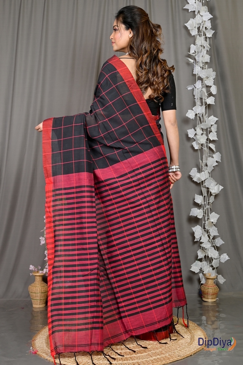 Black Cotton Blended Parodhi Hand Loom Saree (483)