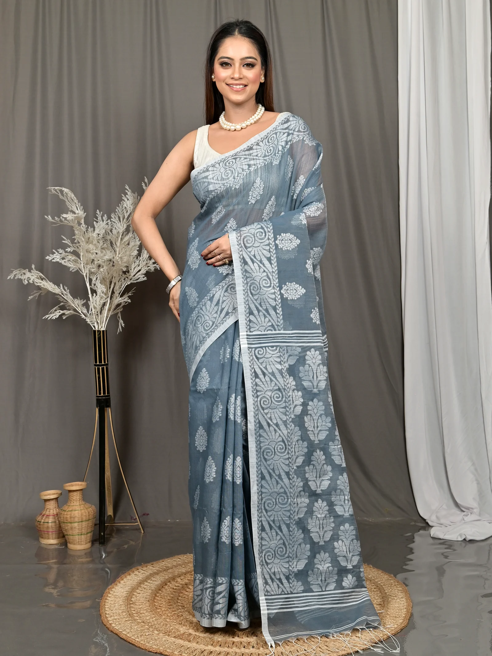 Grey Cotton Parbit Handloom Saree  (50)