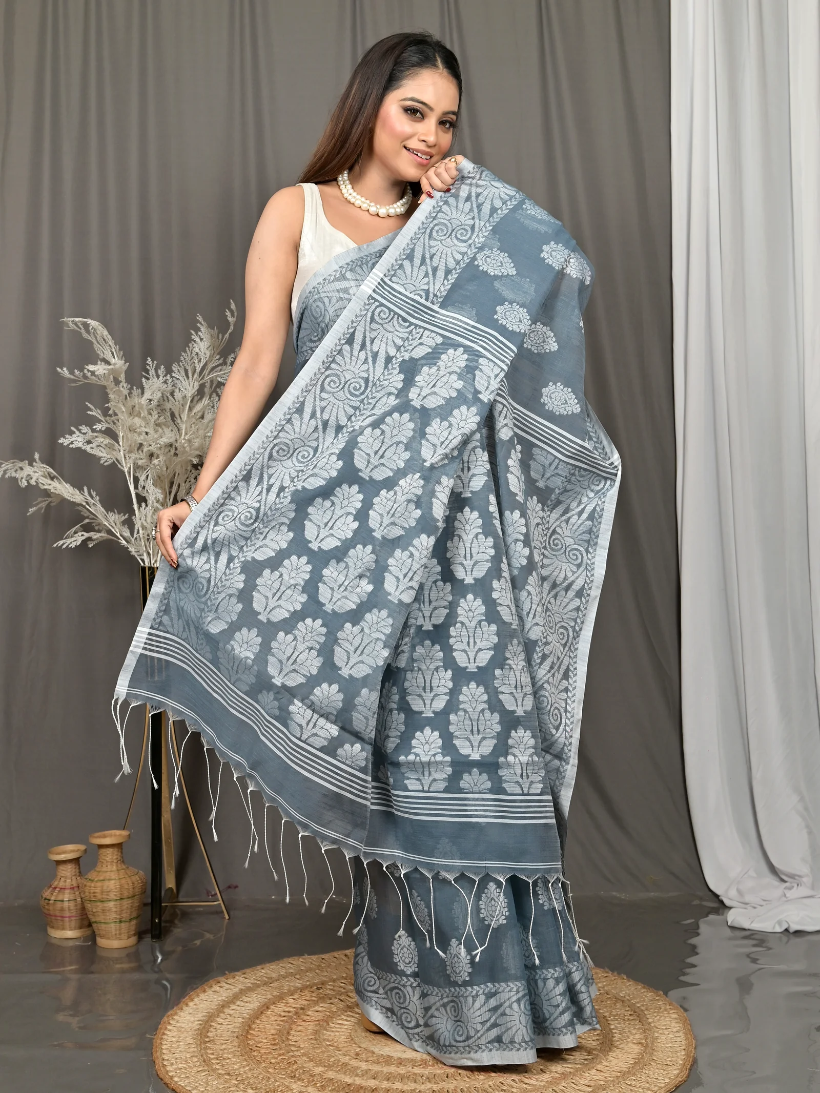 Grey Cotton Parbit Handloom Saree  (50)