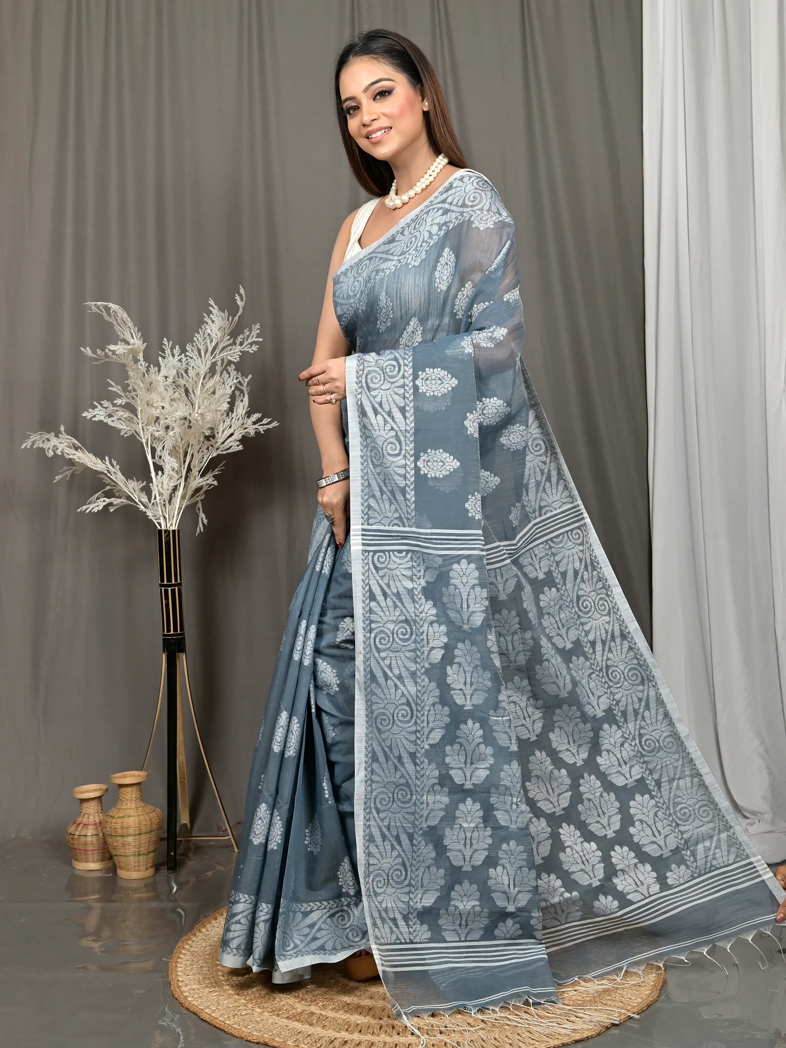 Grey Cotton Parbit Handloom Saree  (50)