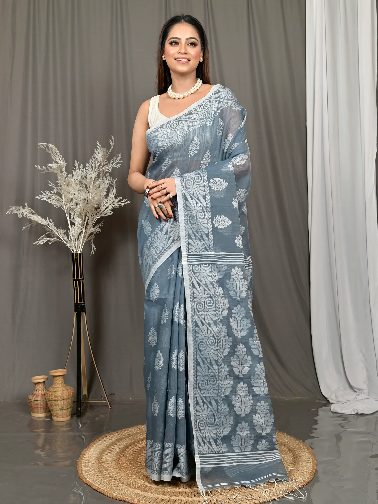 Grey Cotton Parbit Handloom Saree  (50)