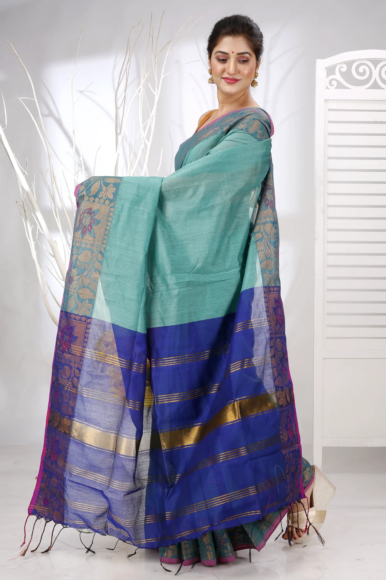 See Green Pure Cotton Swarno Hand Loom Saree (5251)
