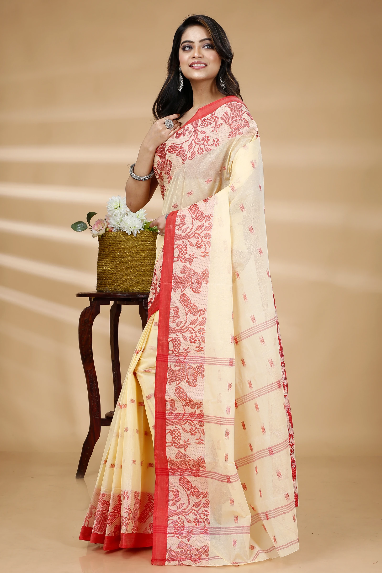 Off-White Pure Cotton ParSakuntala Tant Saree (533)