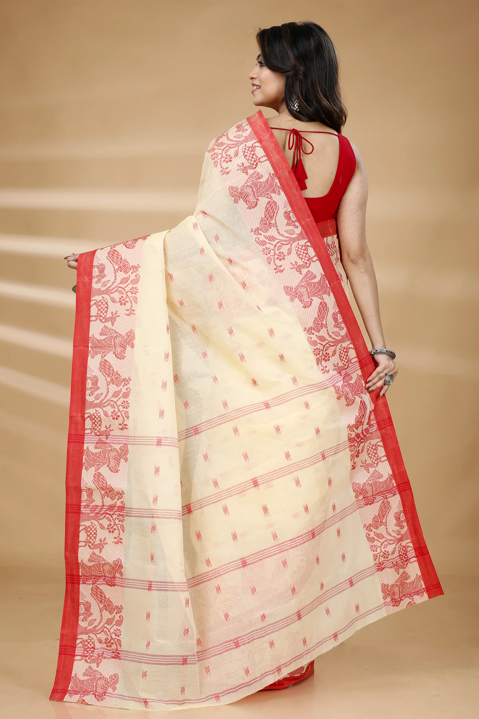 Off-White Pure Cotton ParSakuntala Tant Saree (533)