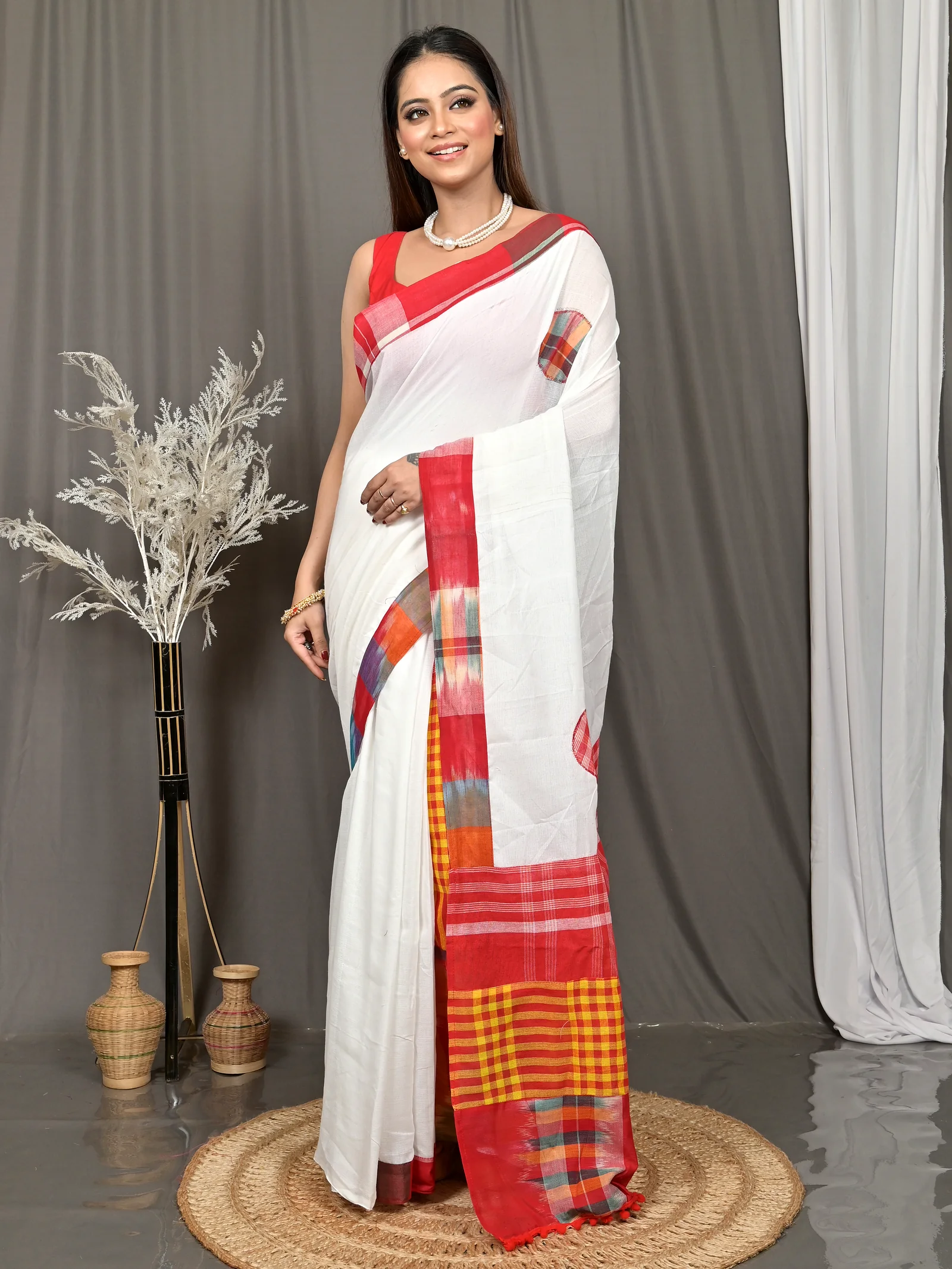 White Red Blended Cotton Aplika Applique Saree  (617)