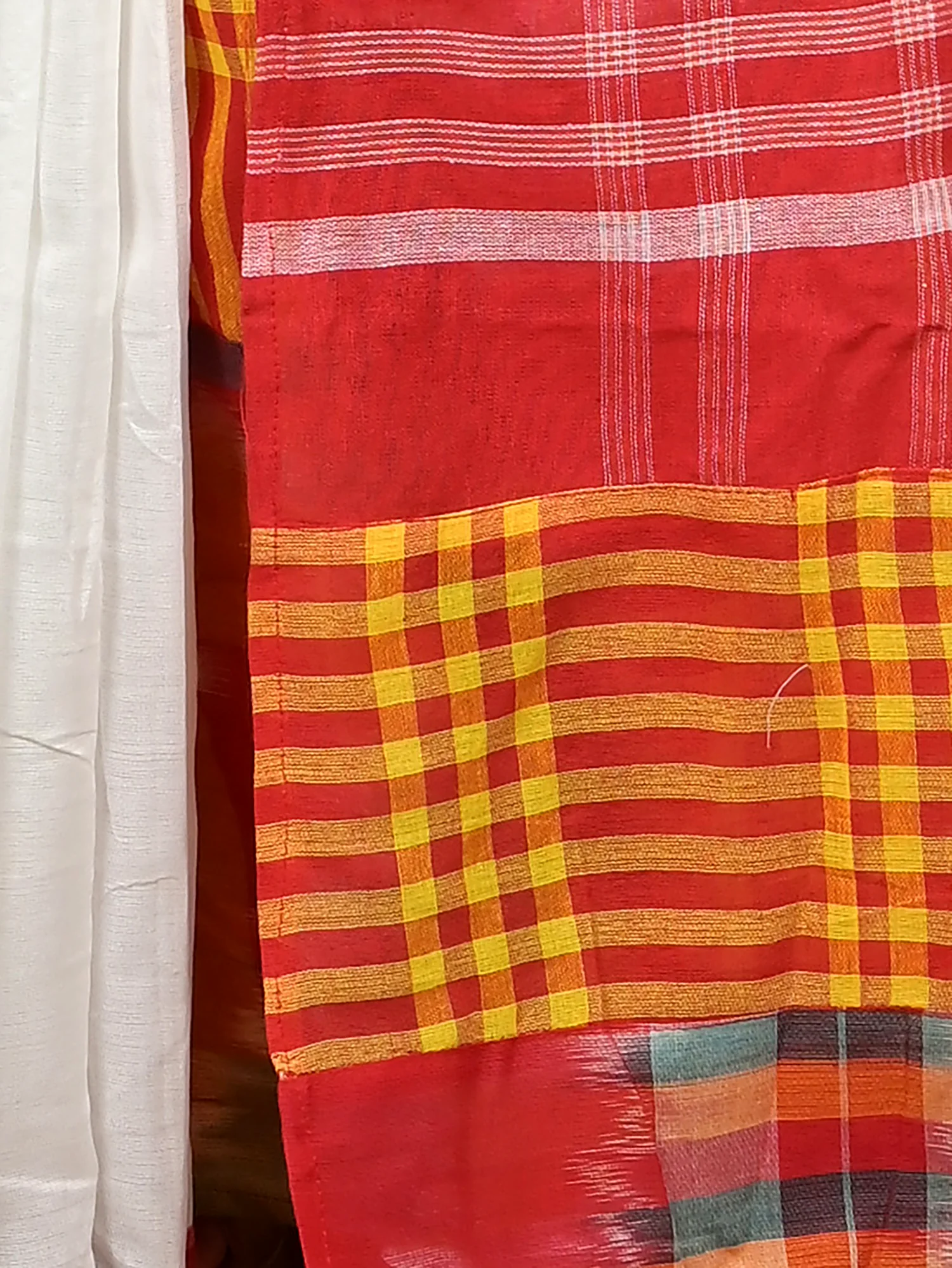 White Red Blended Cotton Aplika Applique Saree  (617)
