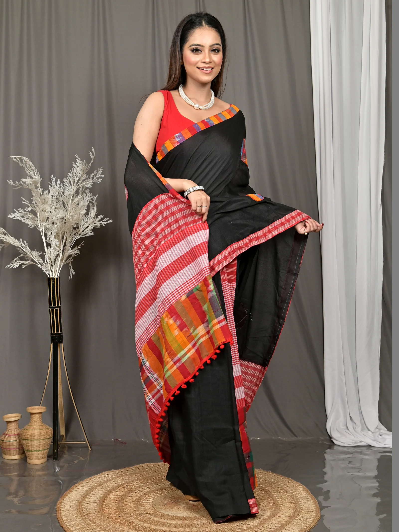 Black Red Blended Cotton Aplika Applique Saree  (618)