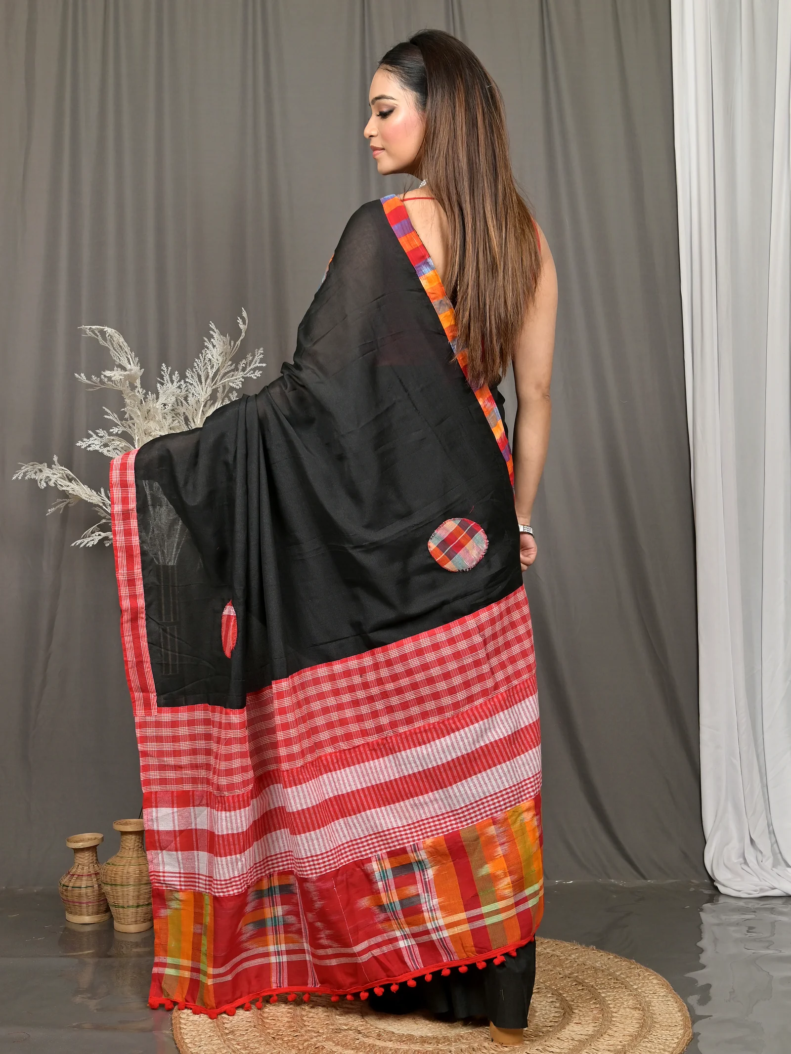 Black Red Blended Cotton Aplika Applique Saree  (618)