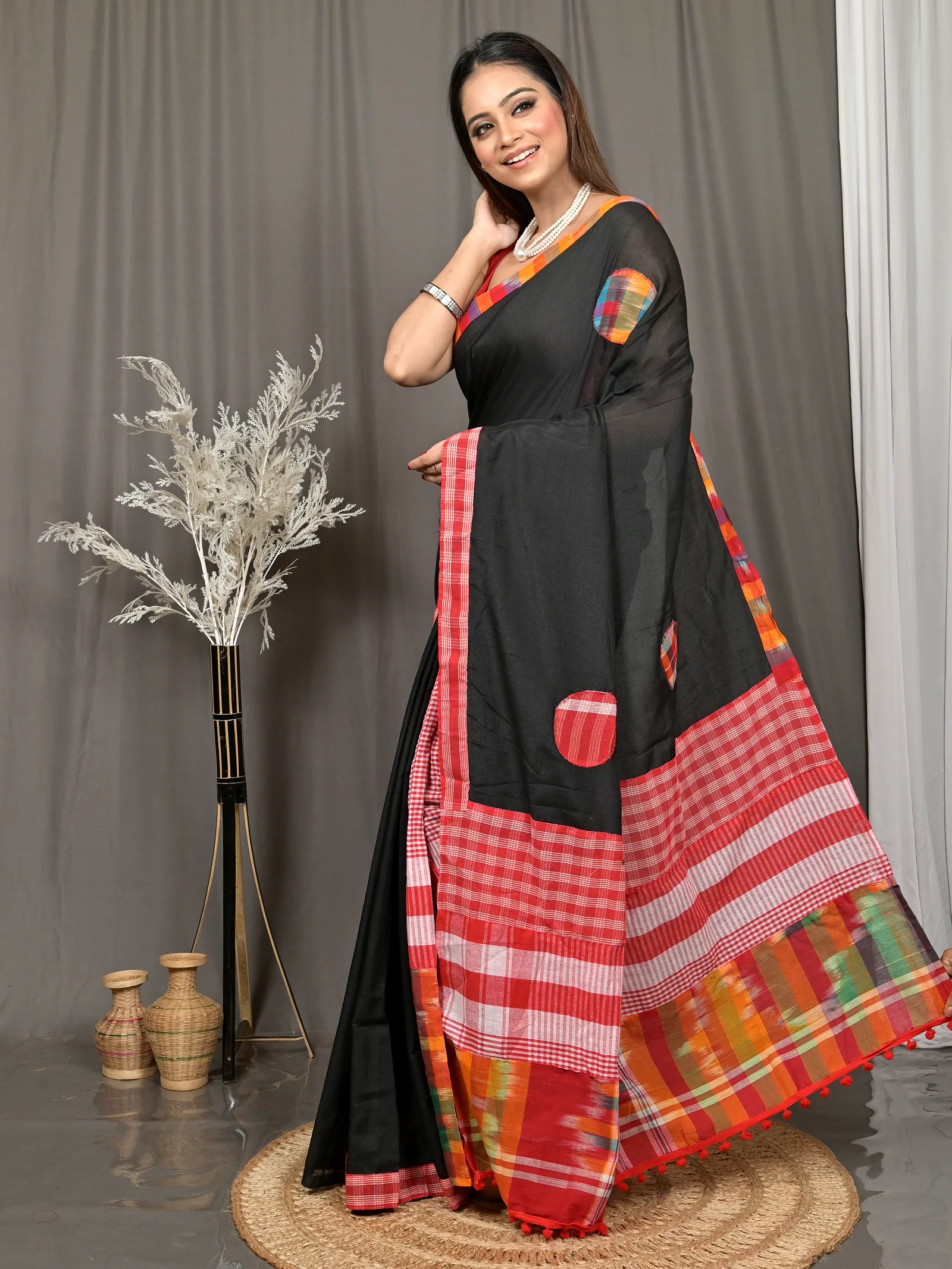 Black Red Blended Cotton Aplika Applique Saree  (618)