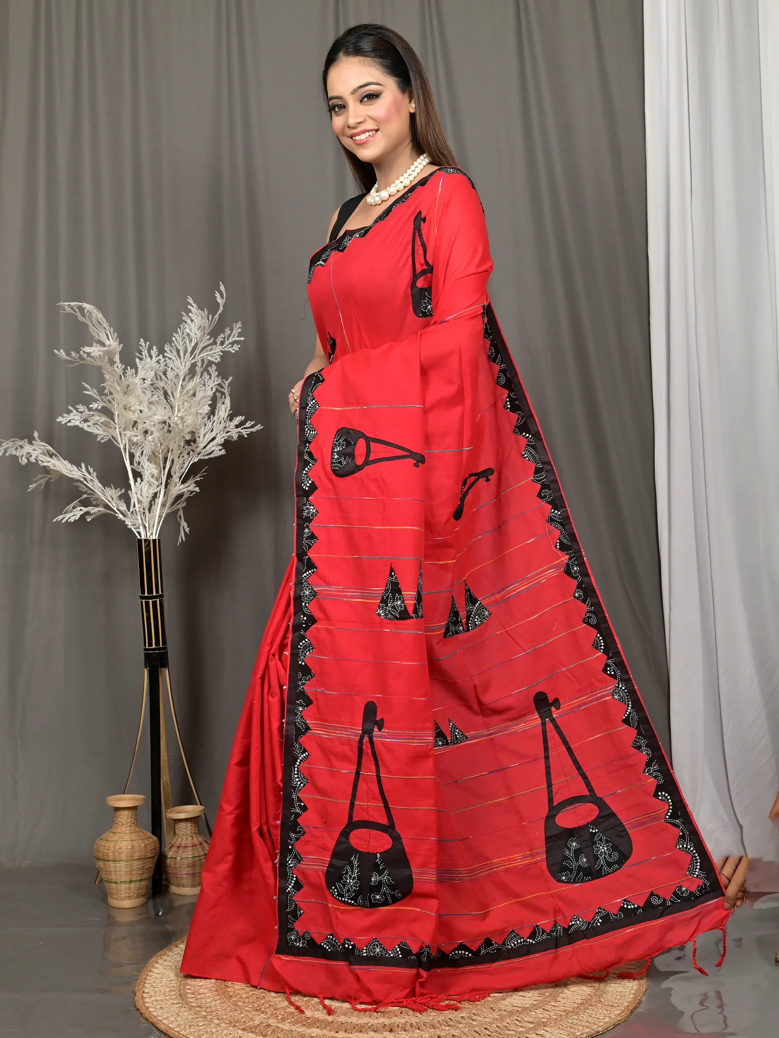 Red Black Blended Cotton Aplika Applique Saree  (620)