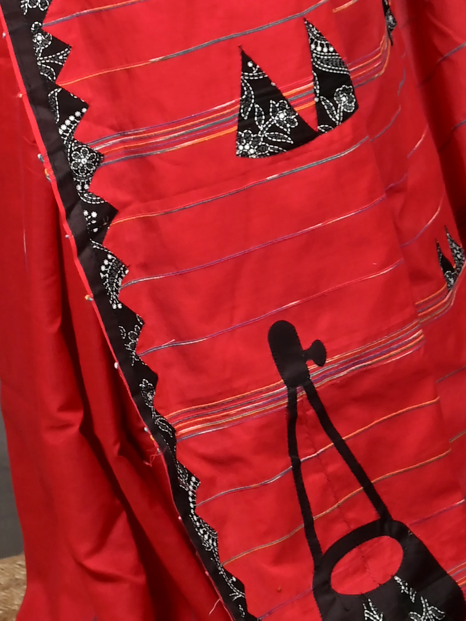 Red Black Blended Cotton Aplika Applique Saree  (620)