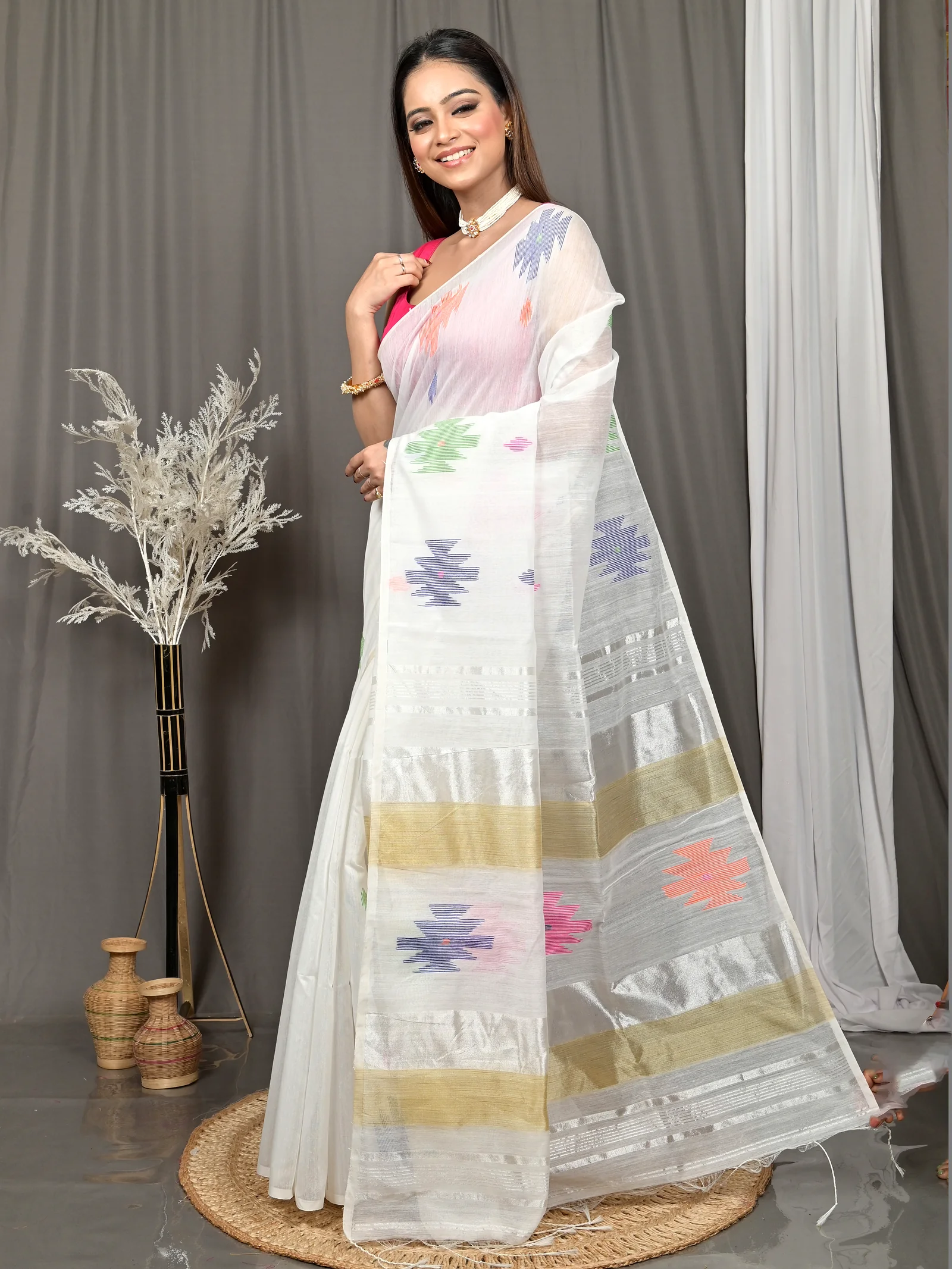 White Cotton Soulik Handloom Saree  (624)