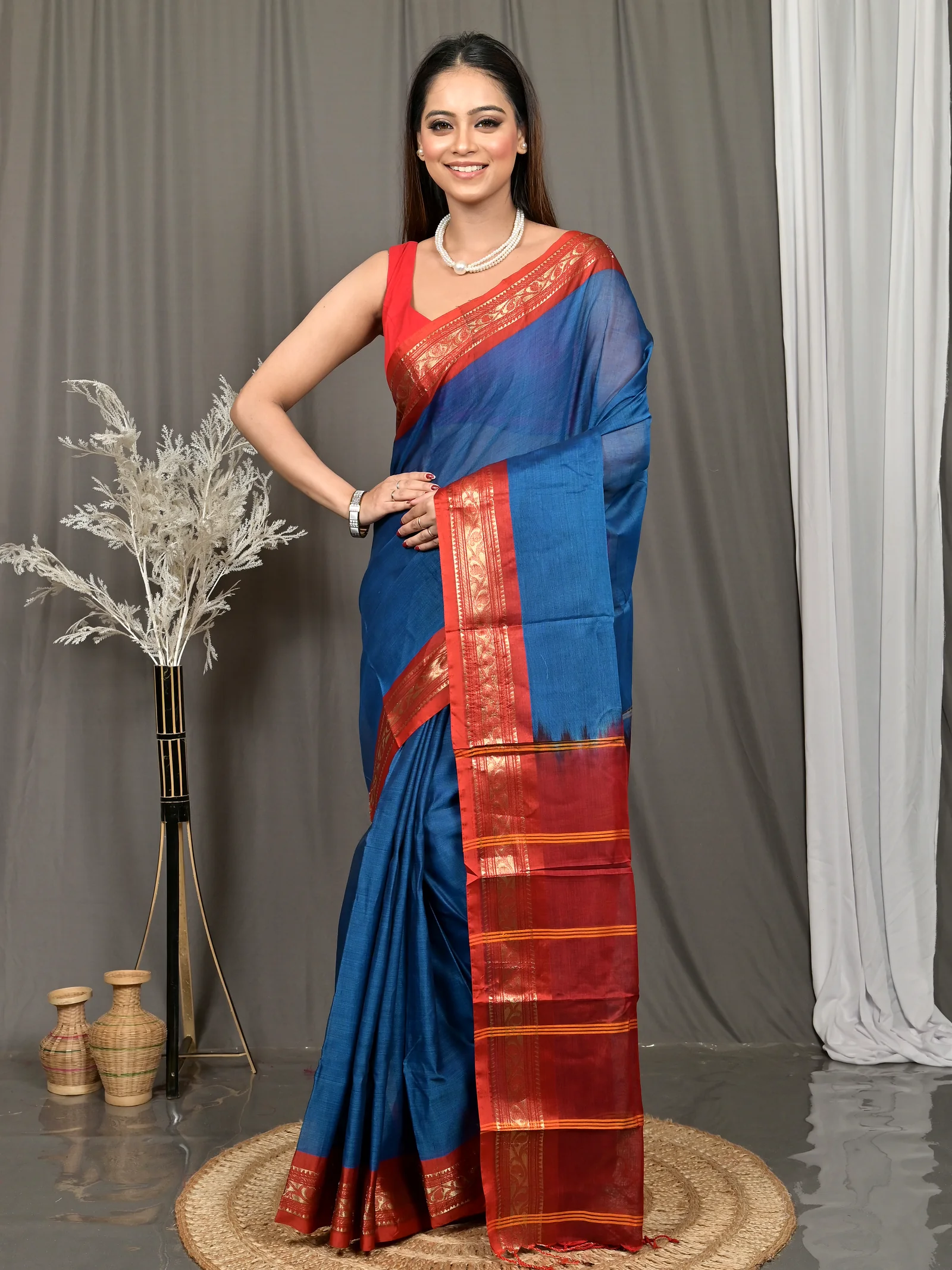 Blue Red Cotton Parlik Gadwal Saree  (66)