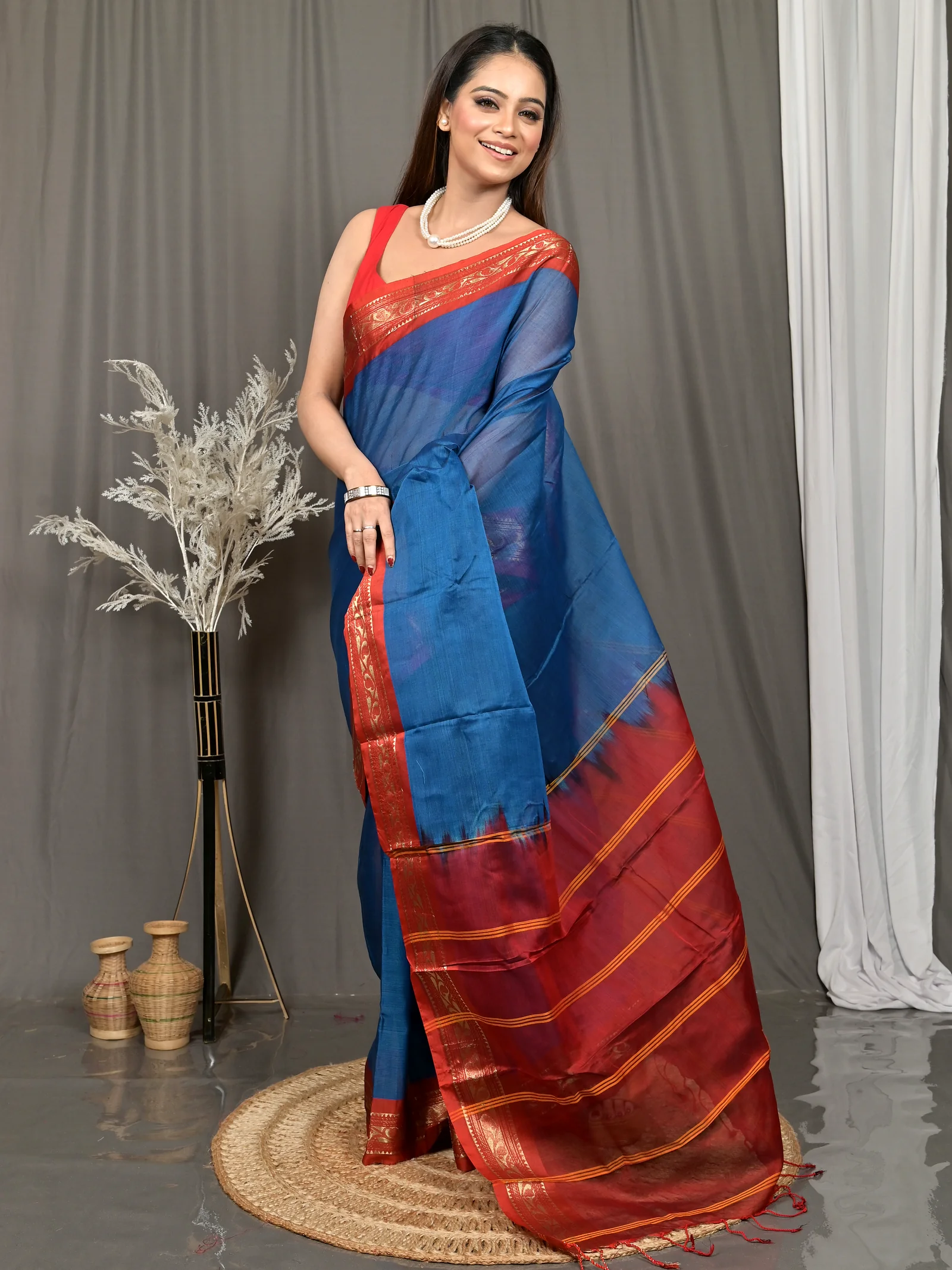 Blue Red Cotton Parlik Gadwal Saree  (66)