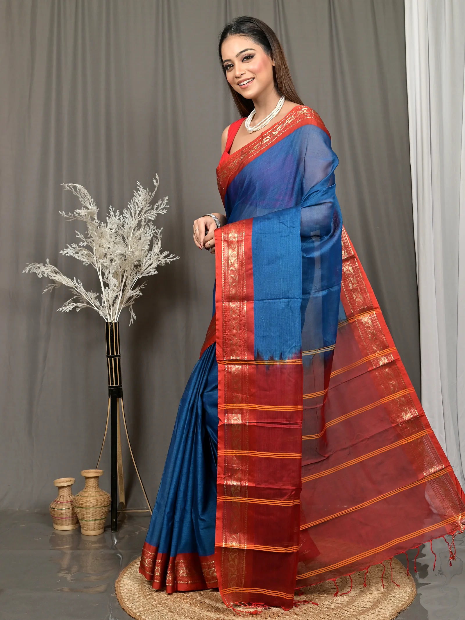 Blue Red Cotton Parlik Gadwal Saree  (66)