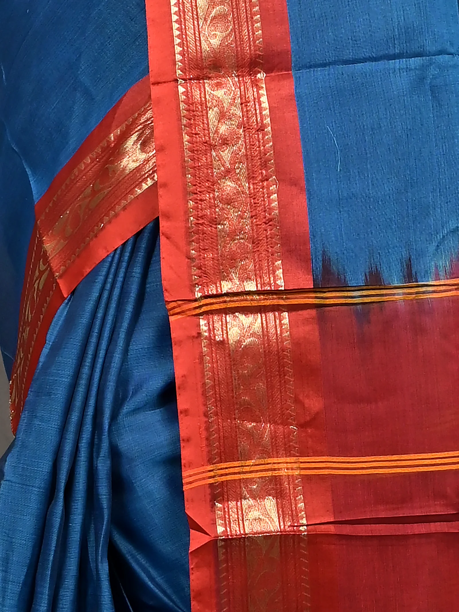 Blue Red Cotton Parlik Gadwal Saree  (66)